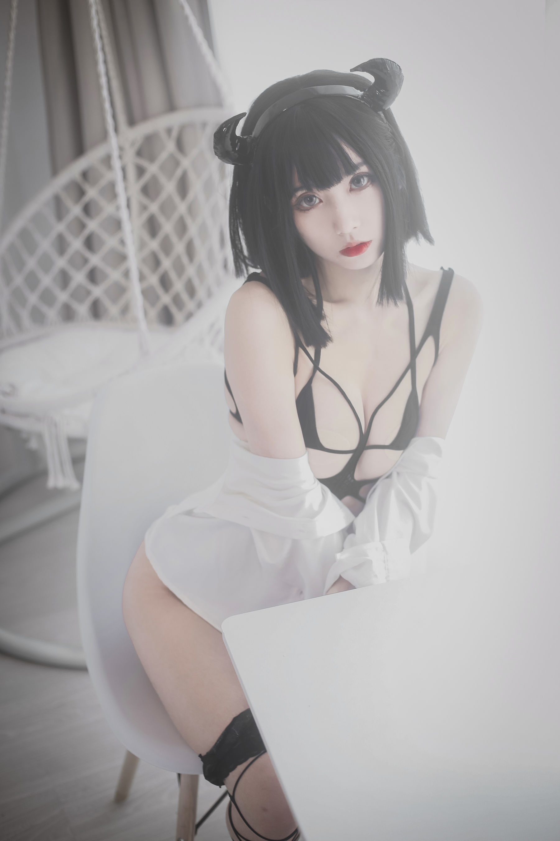 [福利COS] 动漫博主清颜真德秀 - 黑色