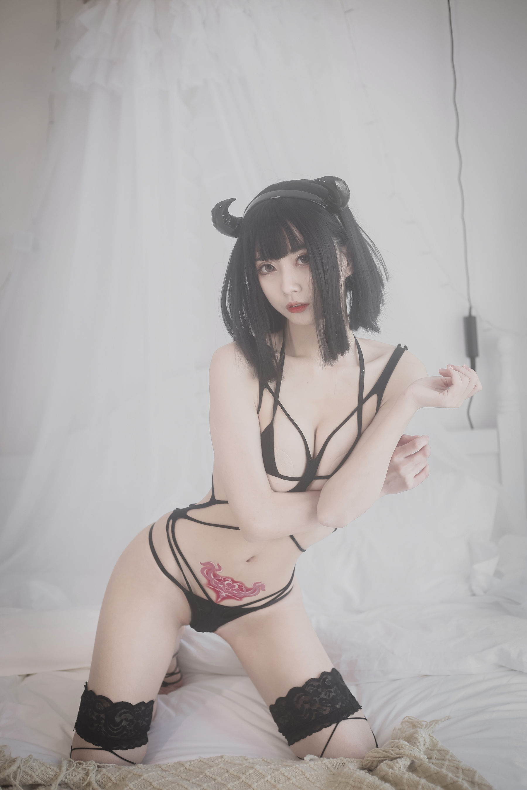 [福利COS] 动漫博主清颜真德秀 - 黑色