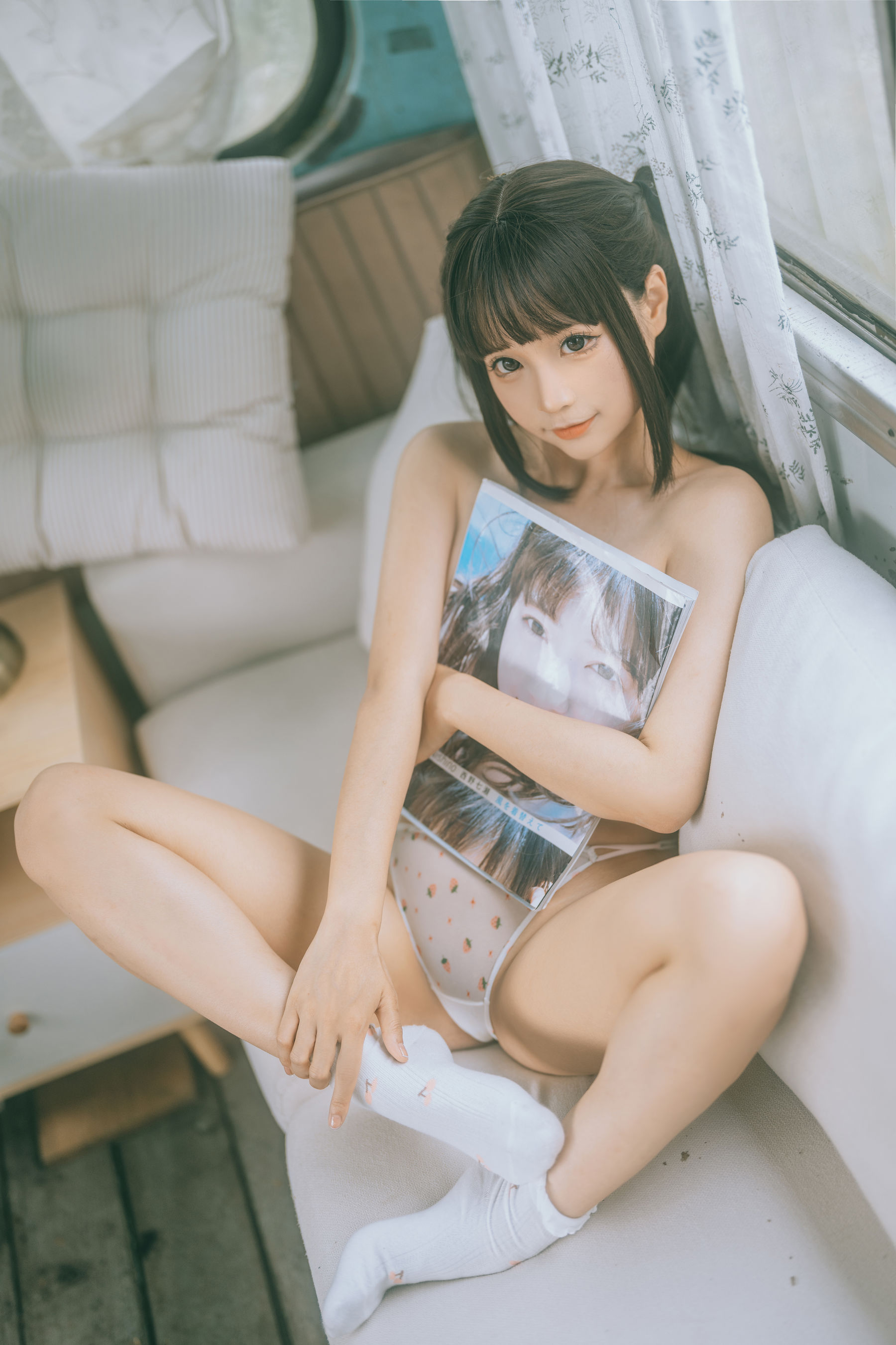 [福利COS] 动漫博主蠢沫沫 - 大巴房车