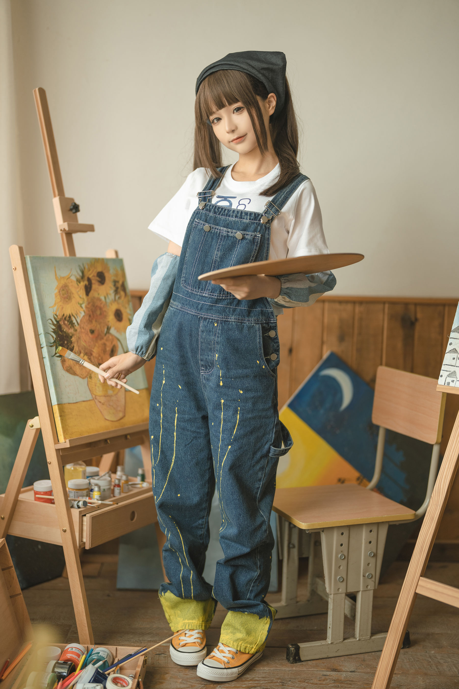 [福利COS] 动漫博主蠢沫沫 - 小画家