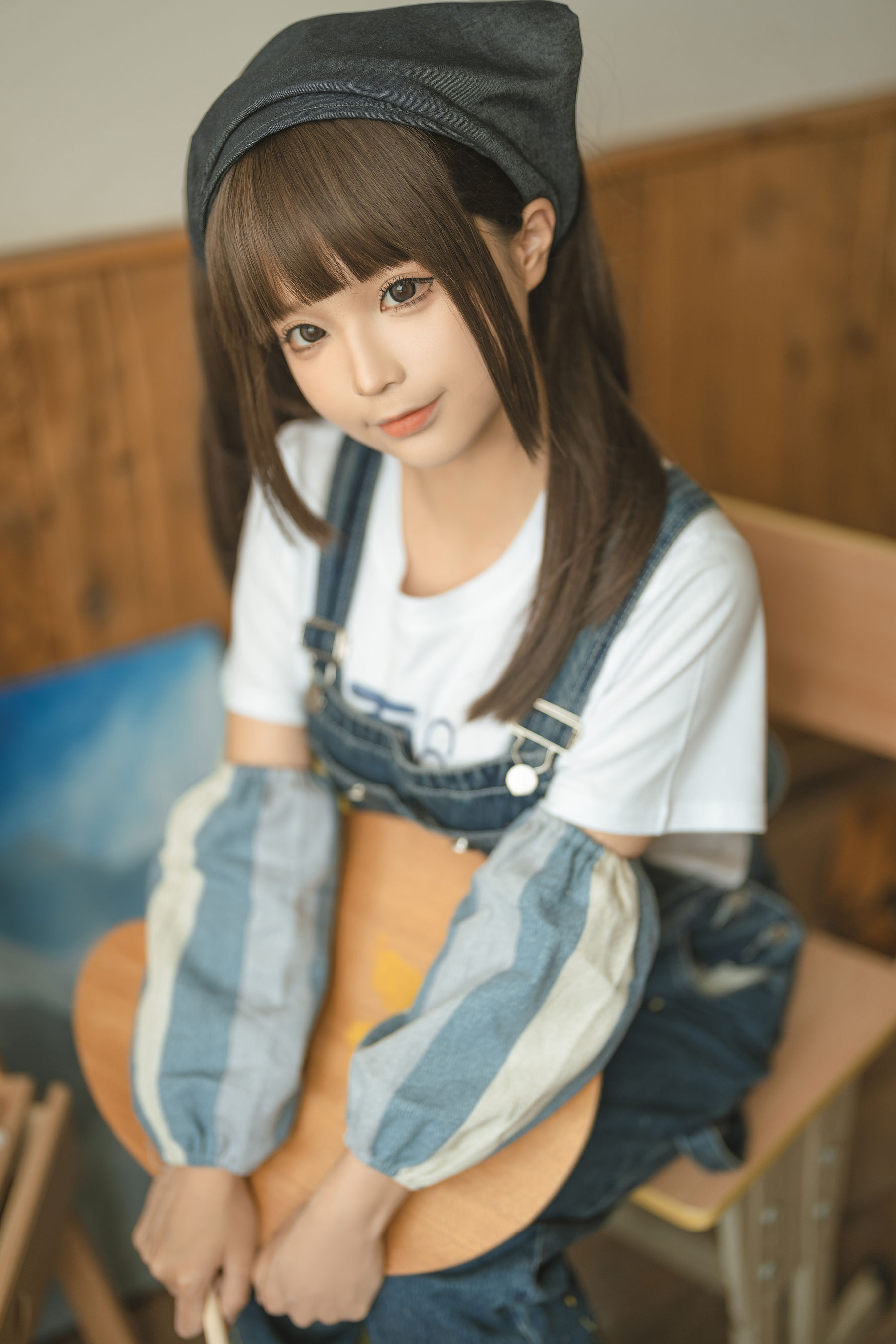 [福利COS] 动漫博主蠢沫沫 - 小画家