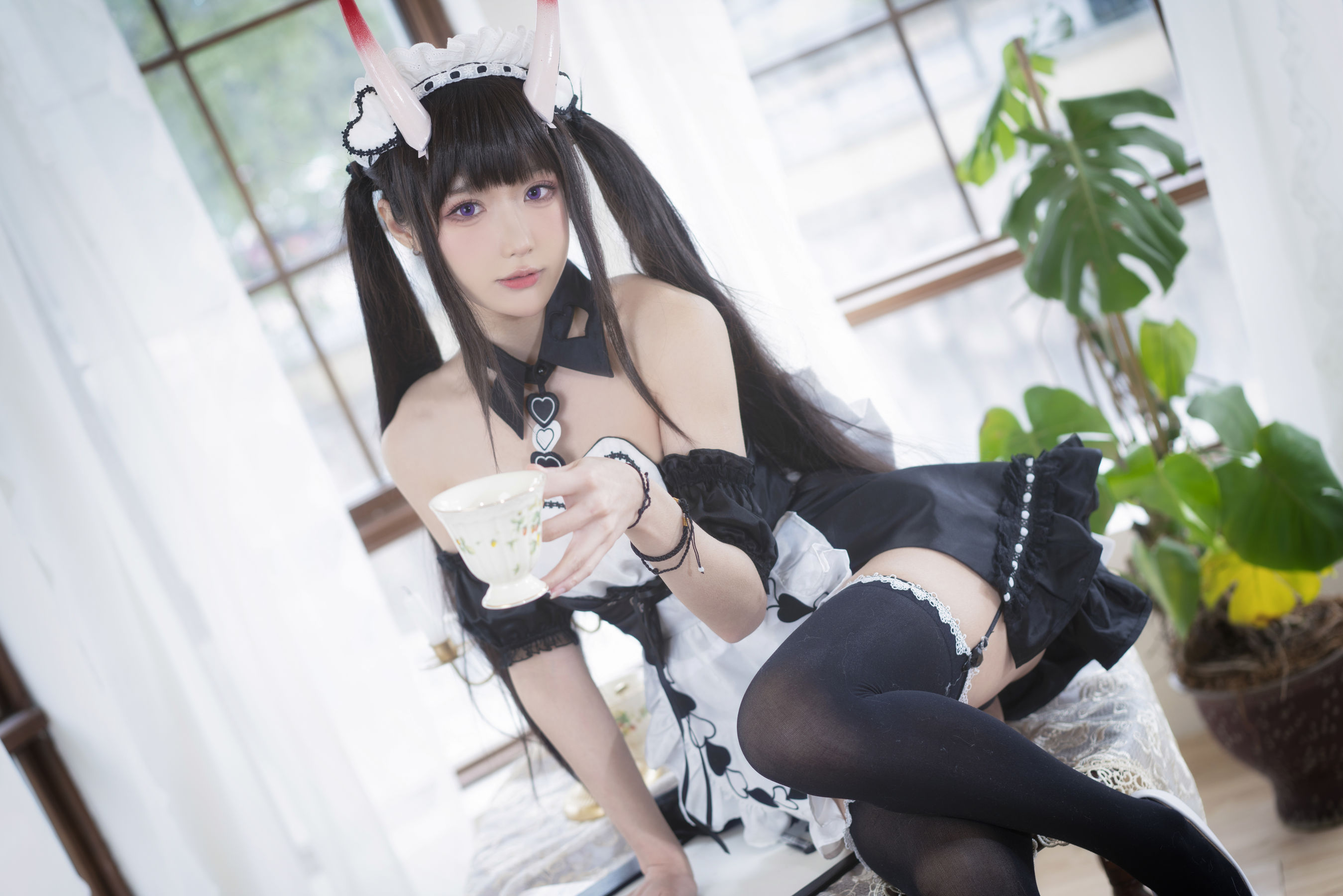 [福利COS] 动漫博主阿包也是兔娘 - 能代女仆