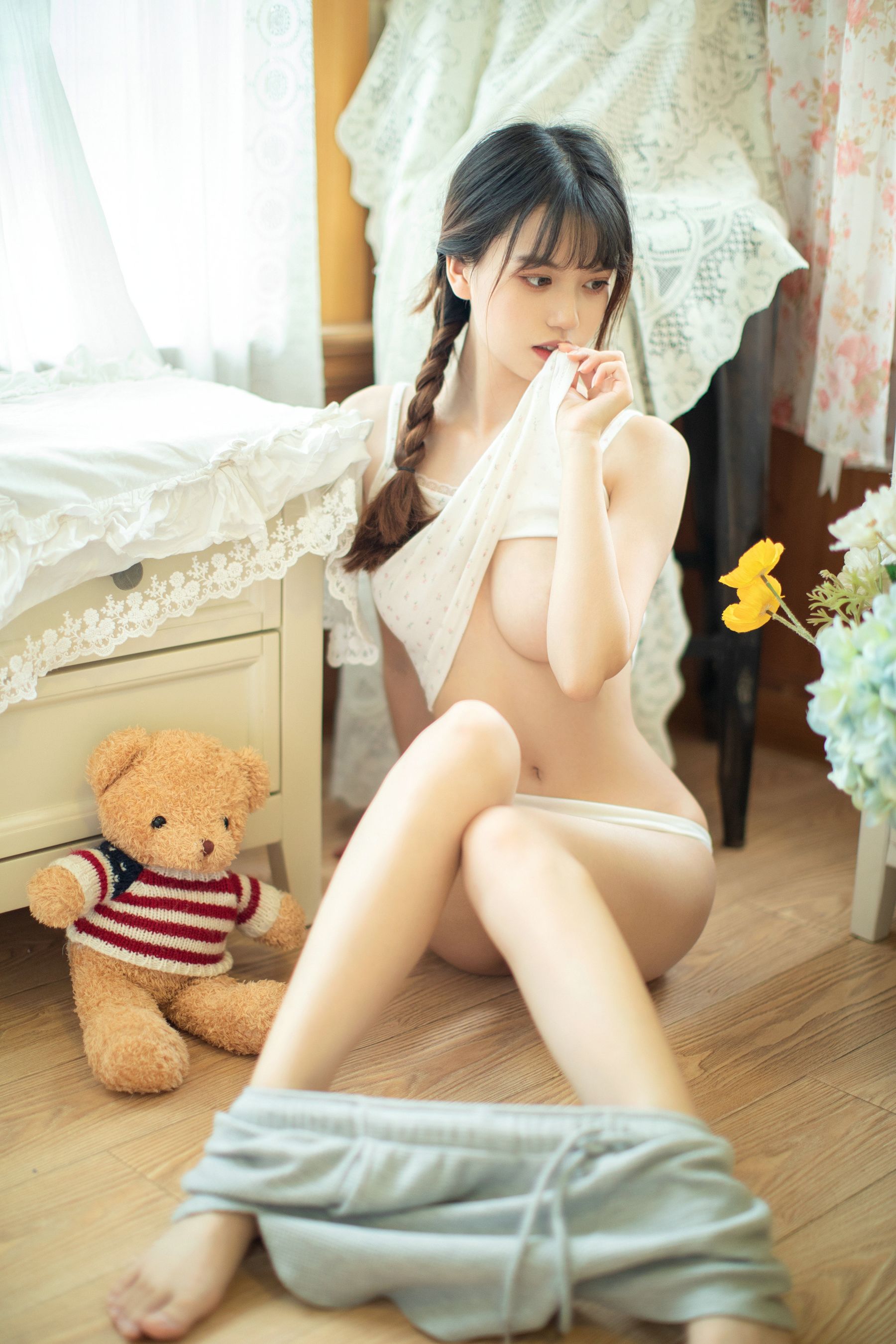 [福利COS] 劳小白 - 校服JK