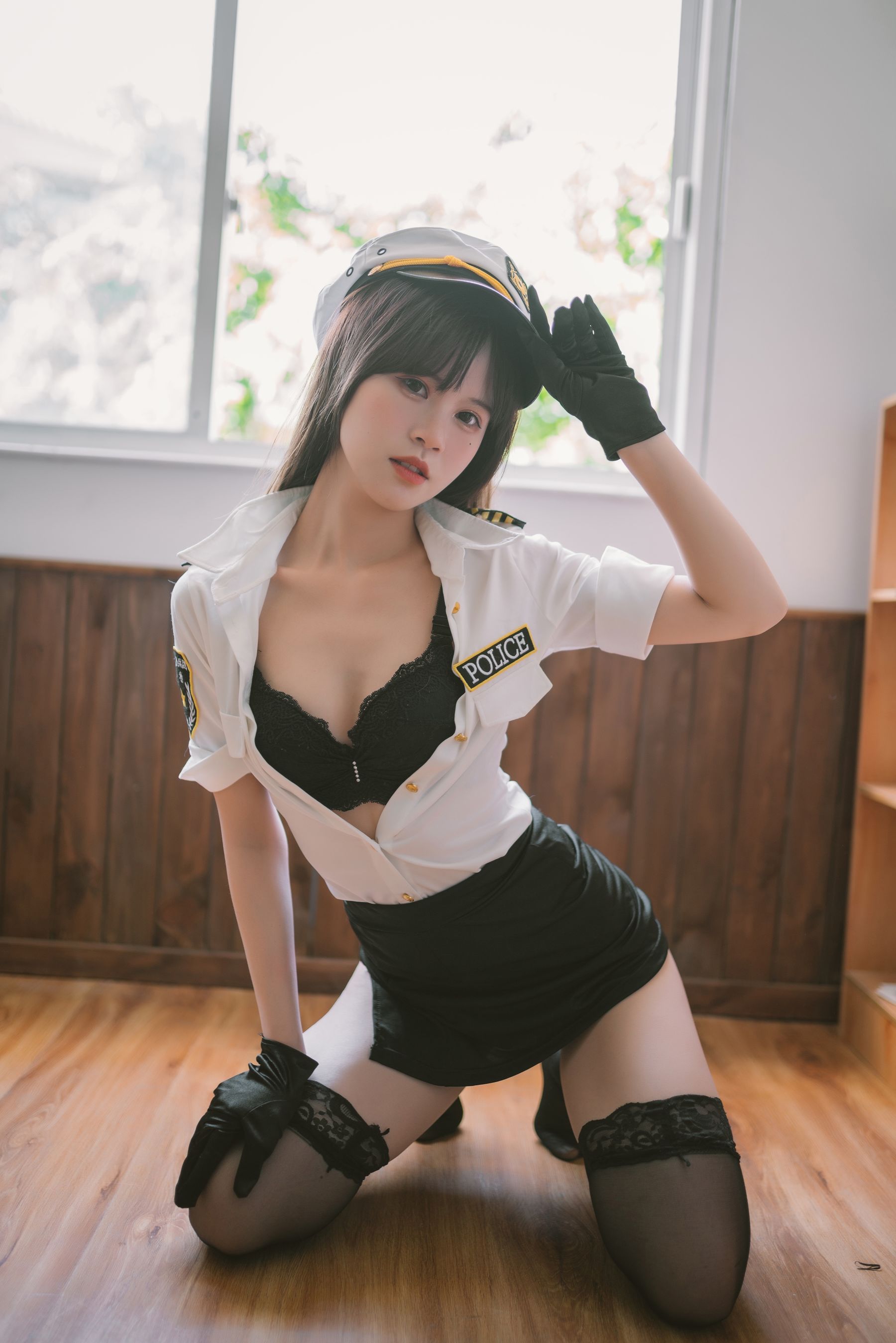 [福利COS] 星黛鹿鹿(千反田鹿鹿) - 日常女警