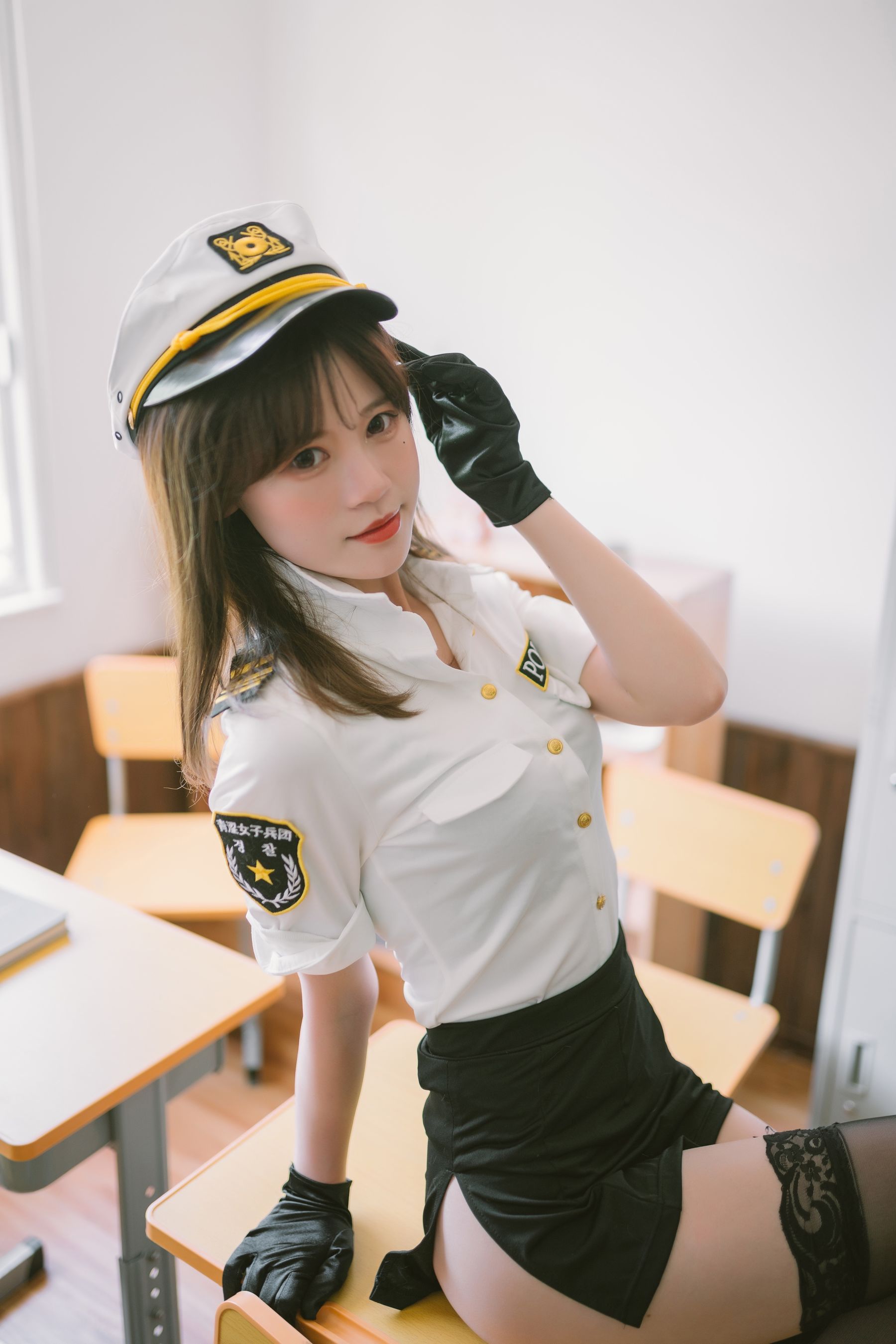 [福利COS] 星黛鹿鹿(千反田鹿鹿) - 日常女警