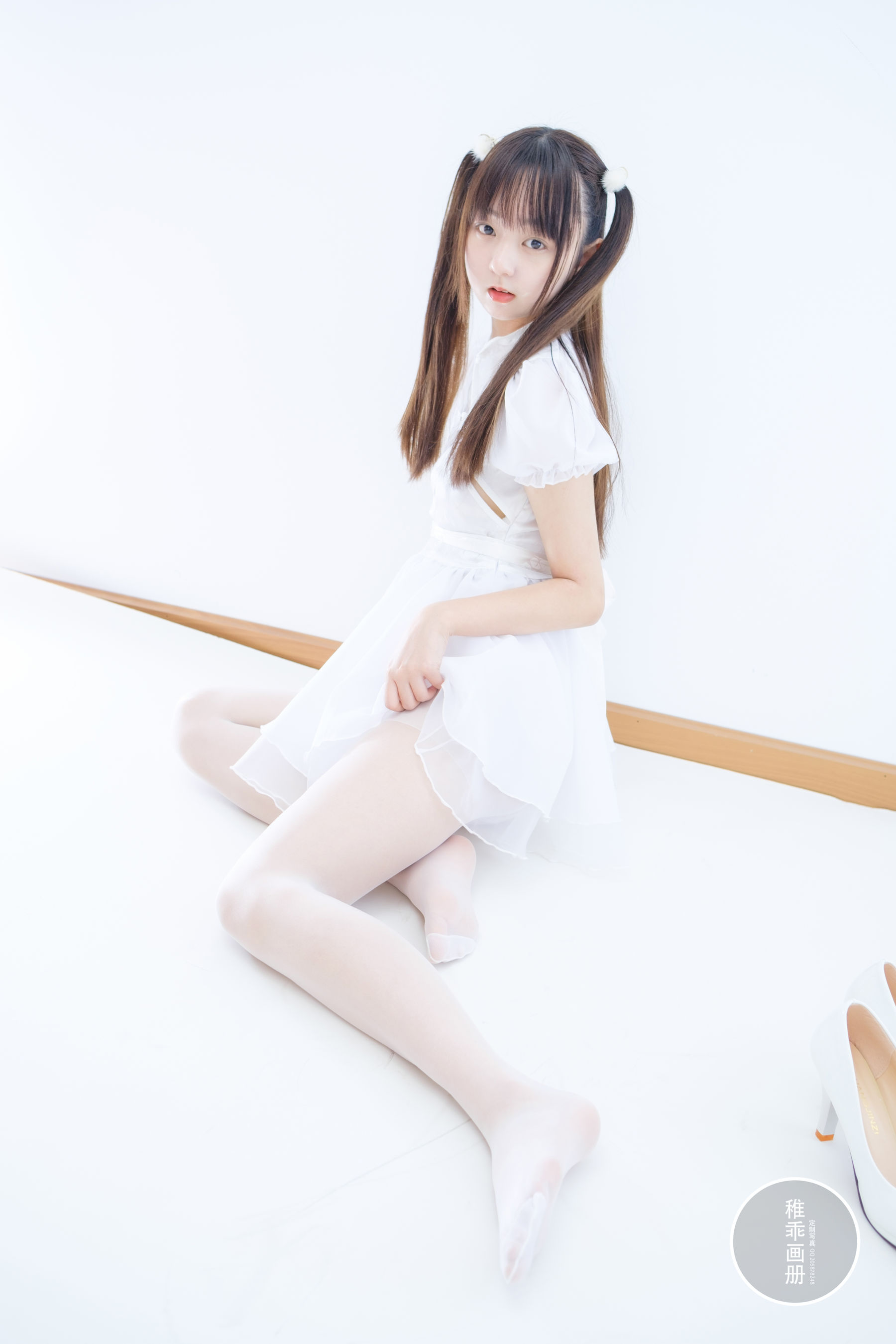[福利COS] 柴系小乖(稚乖画册) - 团子 18D白丝