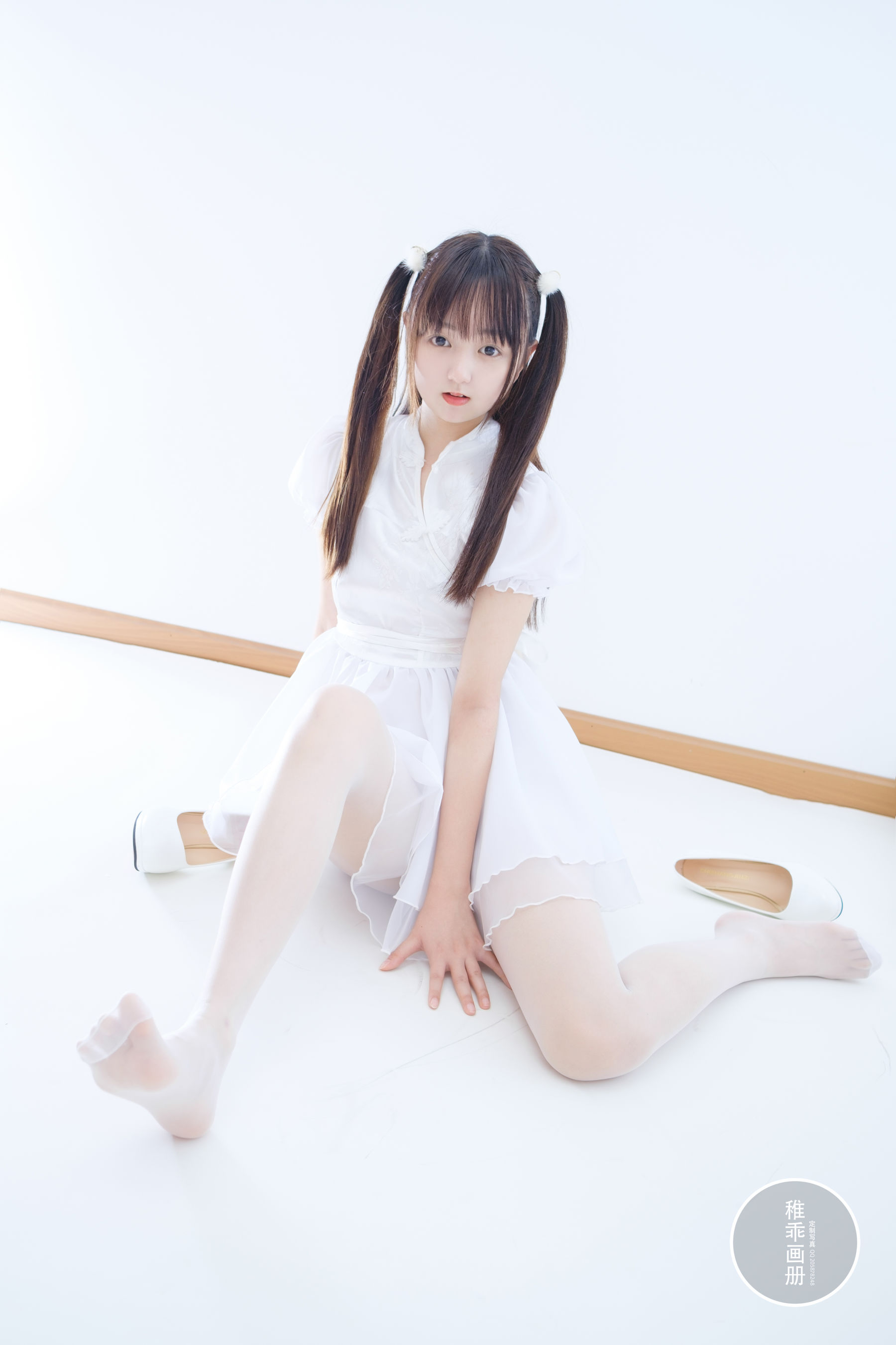 [福利COS] 柴系小乖(稚乖画册) - 团子 18D白丝