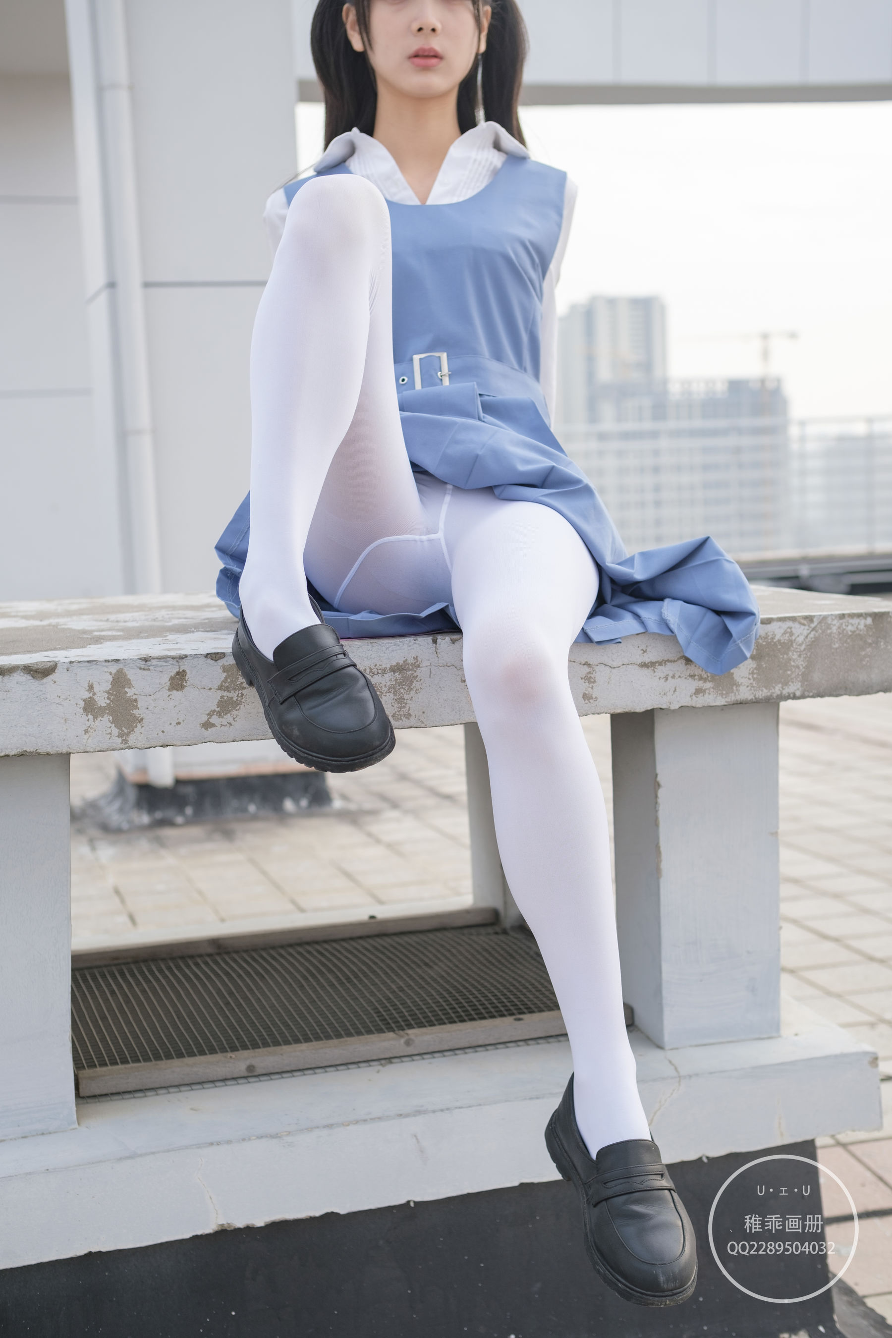 [福利COS] 柴系小乖(稚乖画册) - 夜夜 天台真空80D白丝
