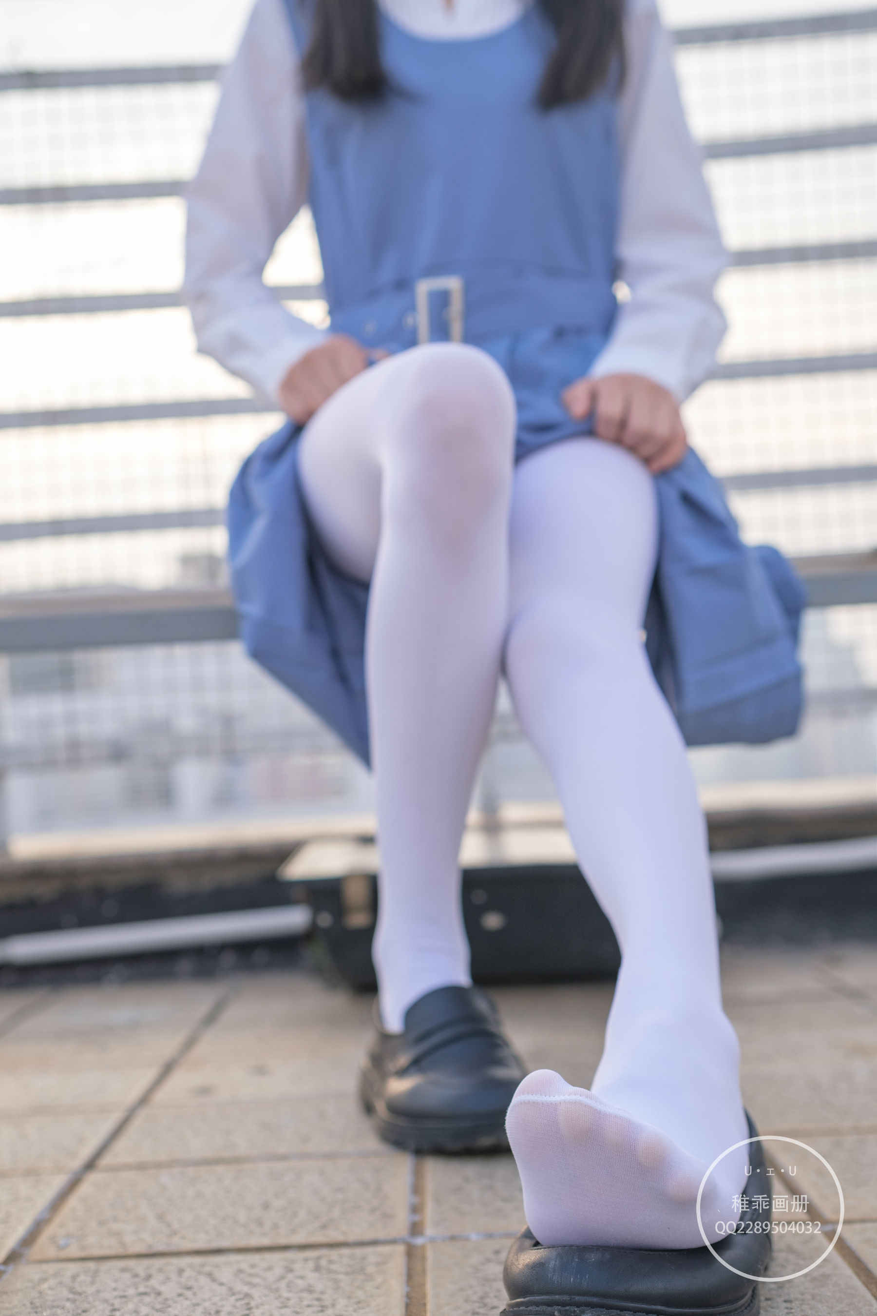 [福利COS] 柴系小乖(稚乖画册) - 夜夜 天台真空80D白丝