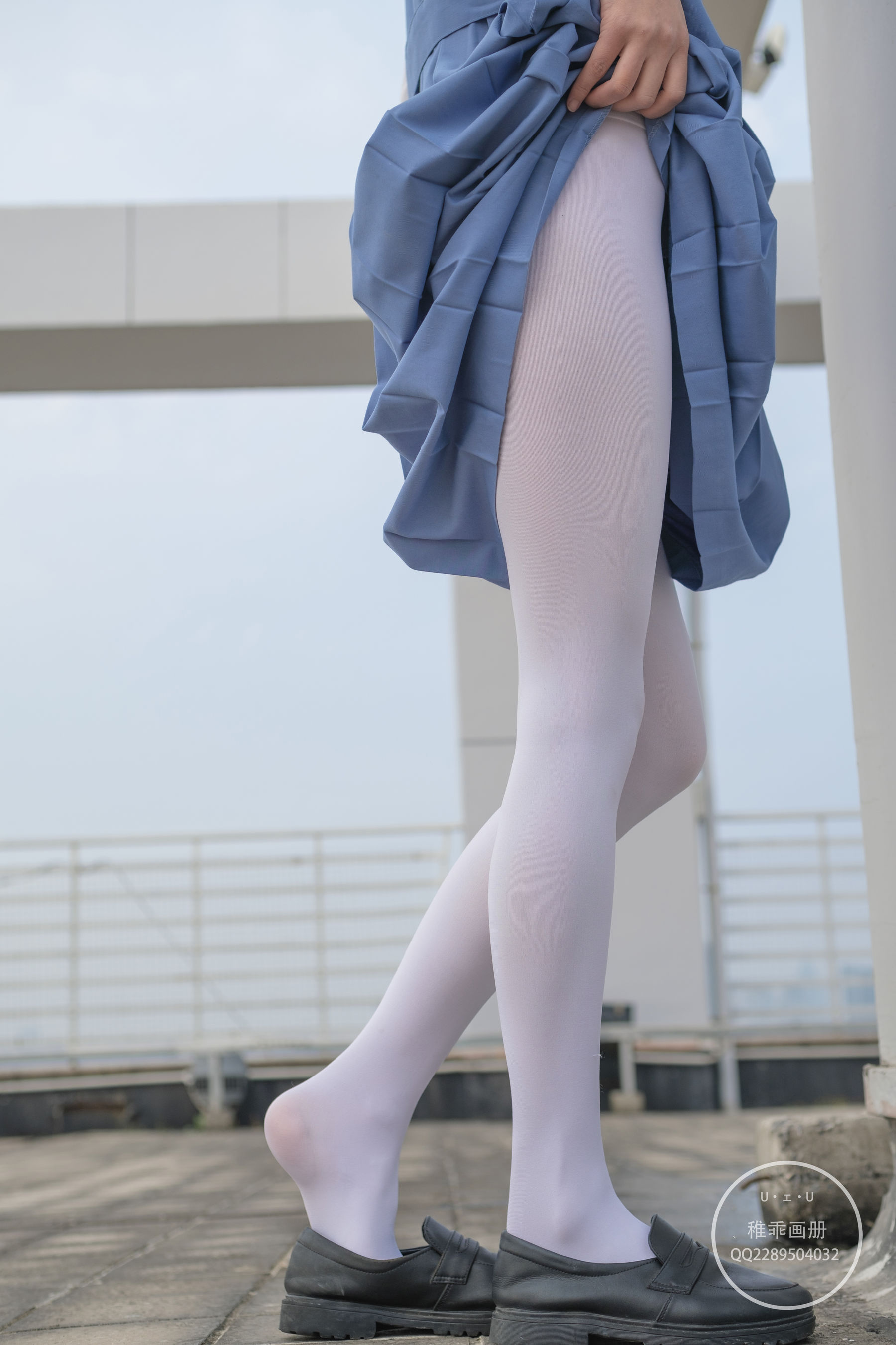 [福利COS] 柴系小乖(稚乖画册) - 夜夜 天台真空80D白丝
