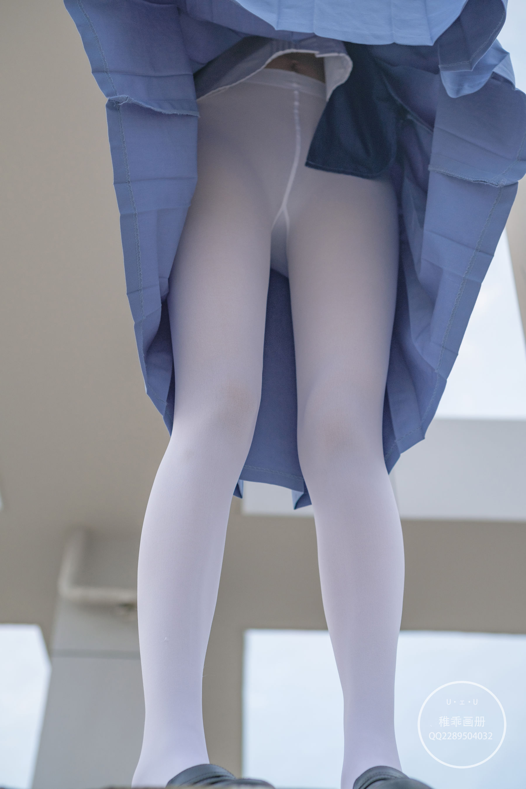 [福利COS] 柴系小乖(稚乖画册) - 夜夜 天台真空80D白丝