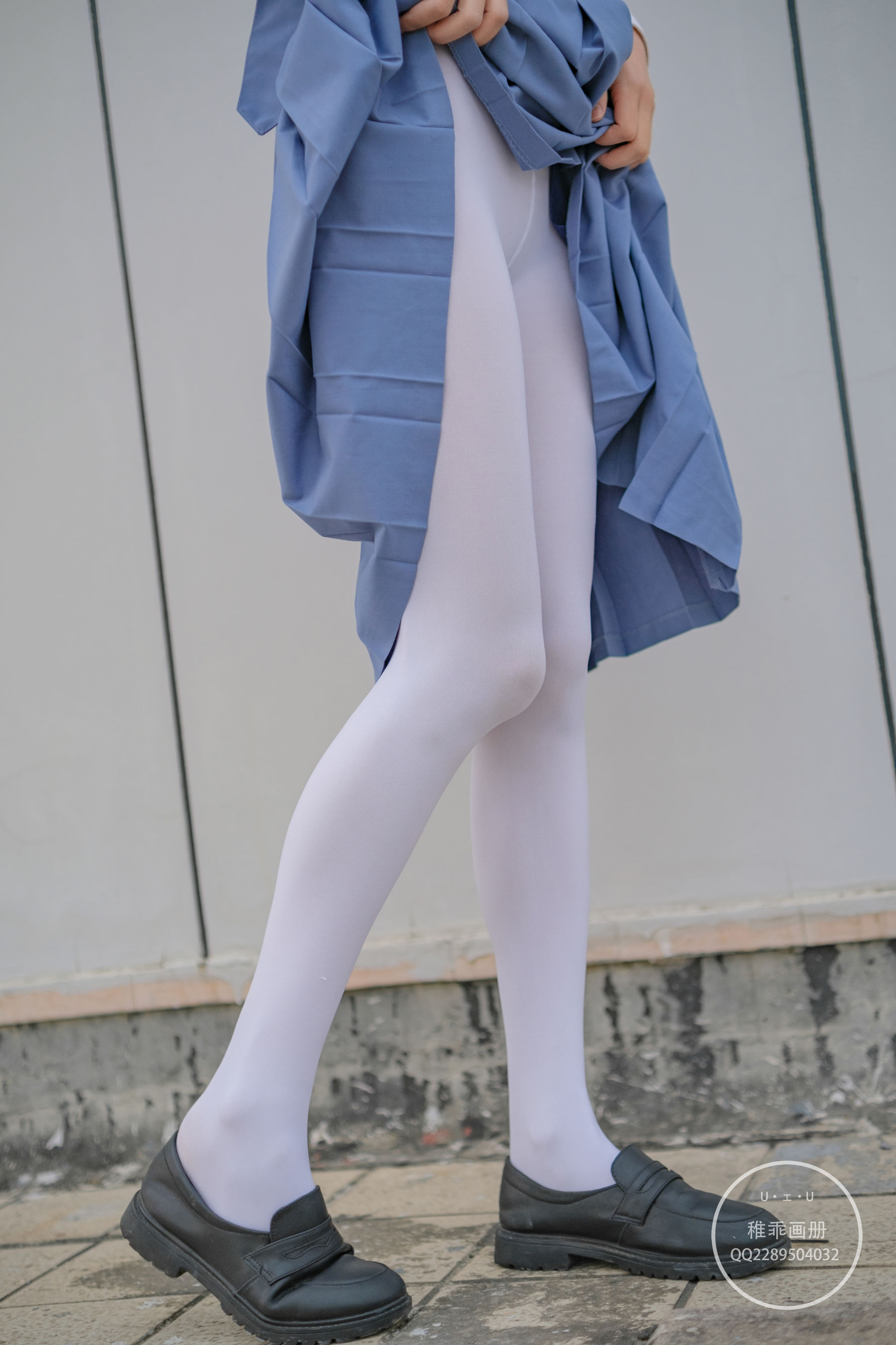 [福利COS] 柴系小乖(稚乖画册) - 夜夜 天台真空80D白丝