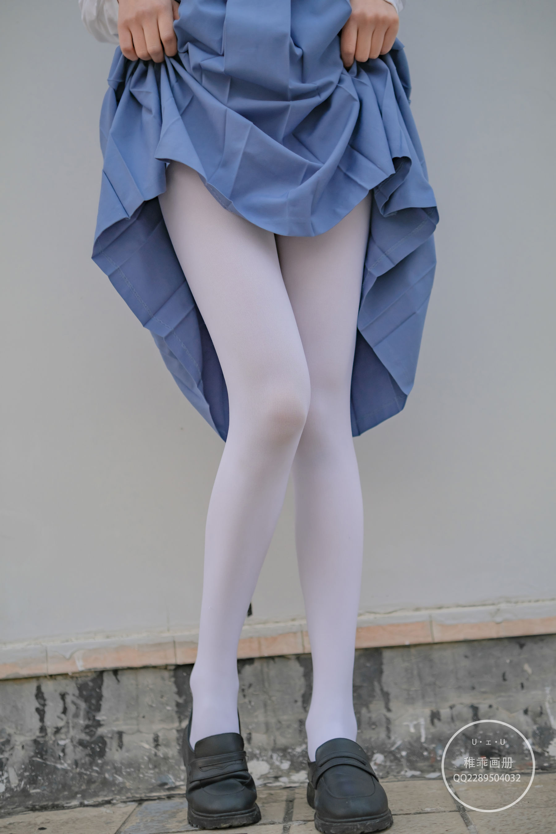 [福利COS] 柴系小乖(稚乖画册) - 夜夜 天台真空80D白丝