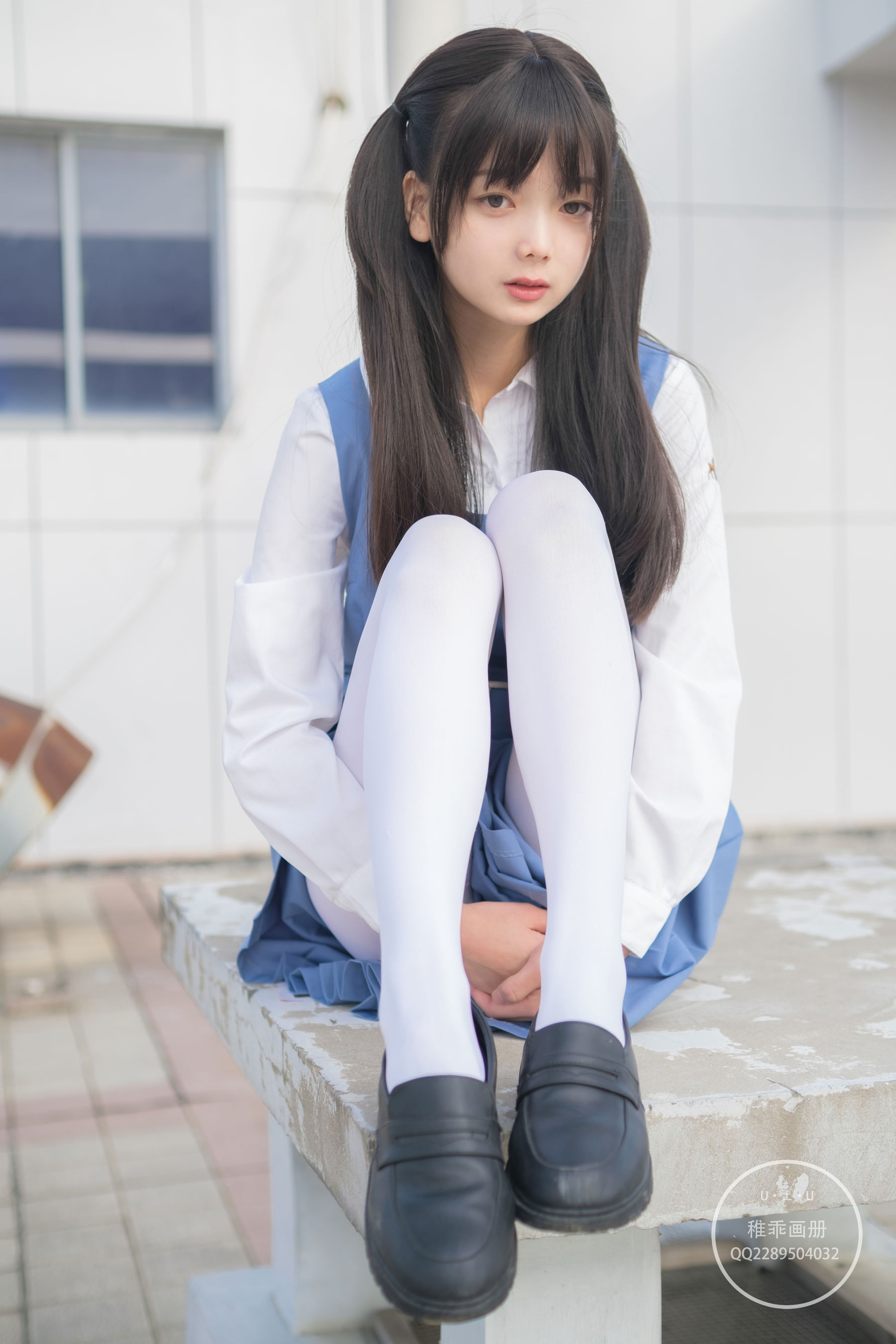 [福利COS] 柴系小乖(稚乖画册) - 夜夜 天台真空80D白丝