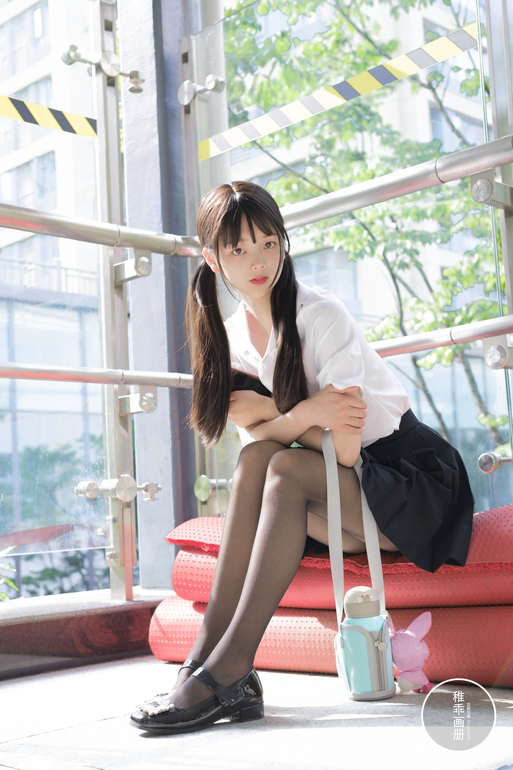 [福利COS] 柴系小乖(稚乖画册) - 夜夜 逛街13d黑丝
