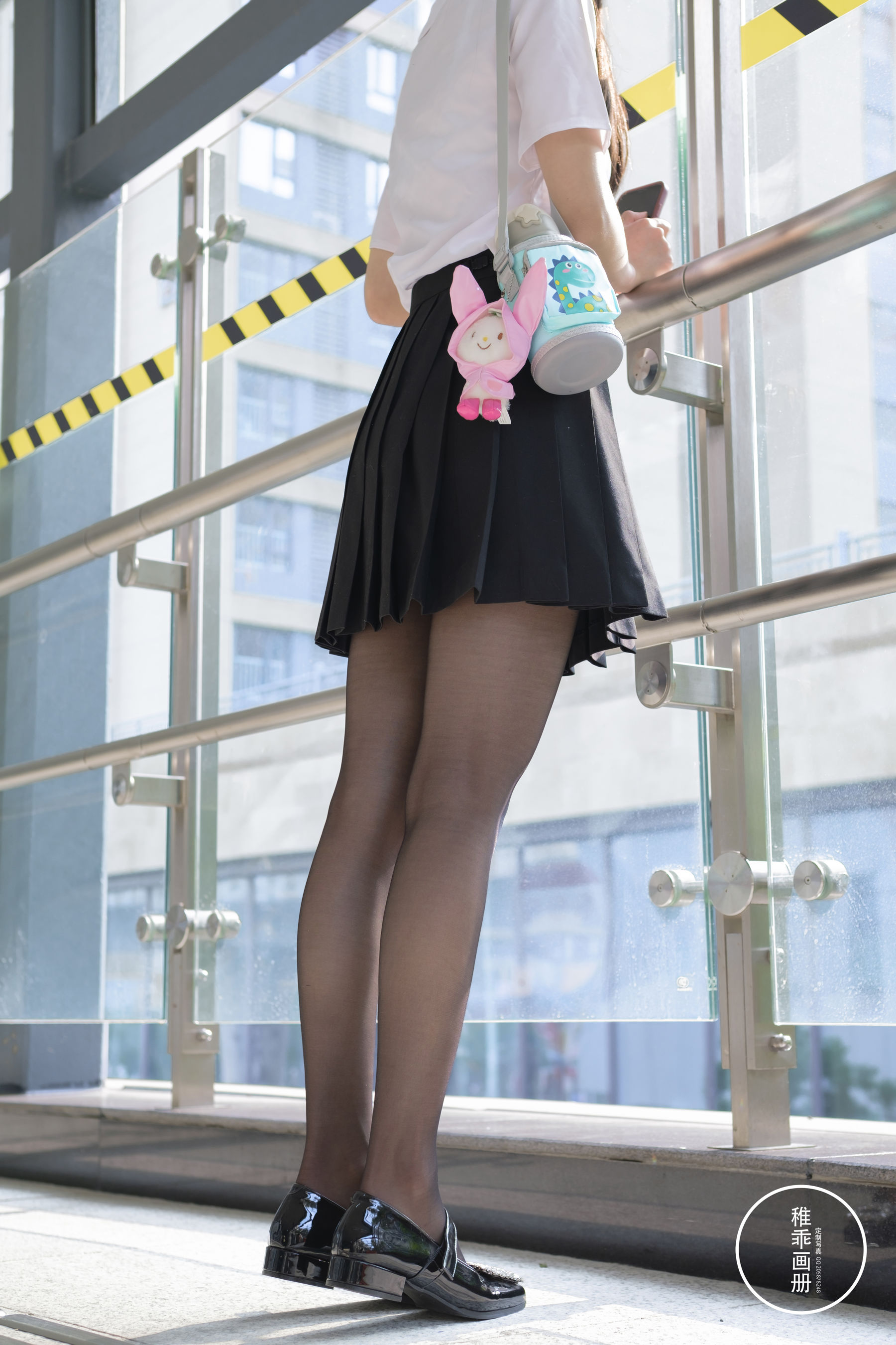 [福利COS] 柴系小乖(稚乖画册) - 夜夜 逛街13d黑丝