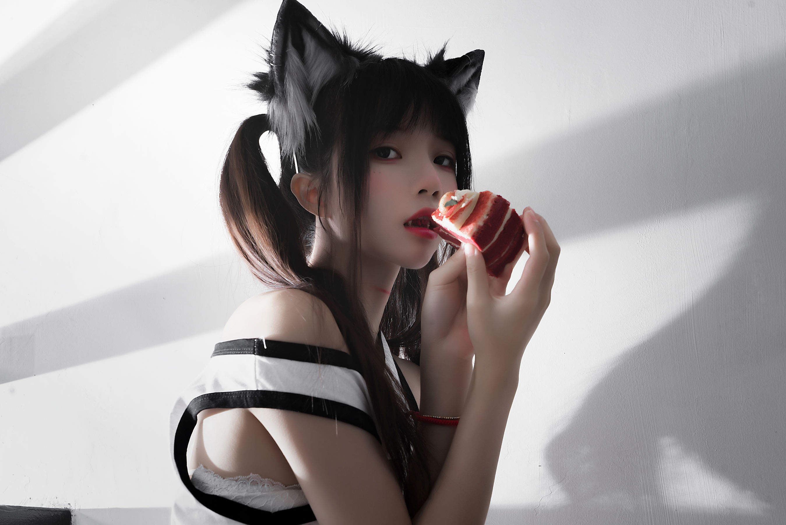 [福利COS] 桜桃喵 - 狼崽崽