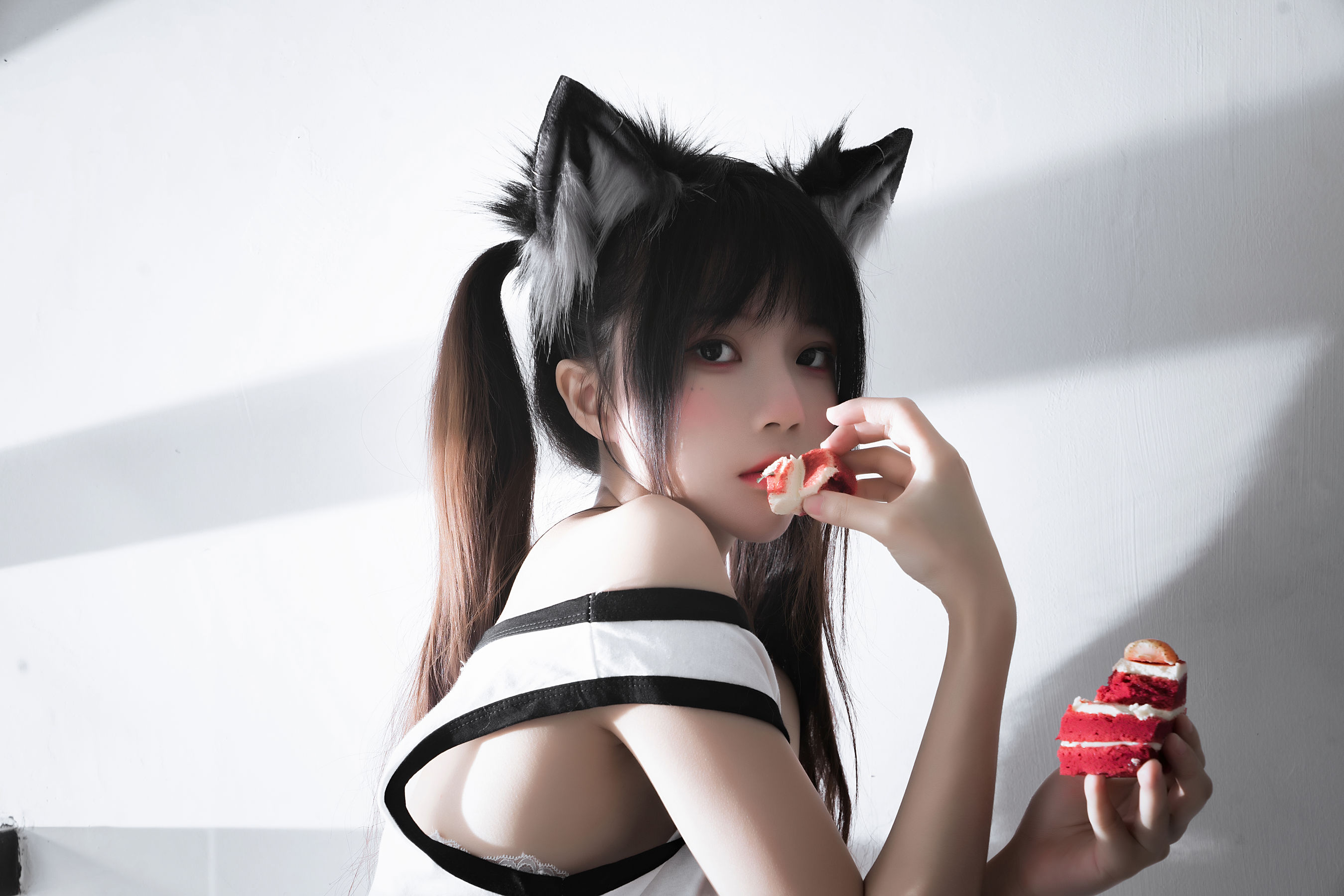 [福利COS] 桜桃喵 - 狼崽崽