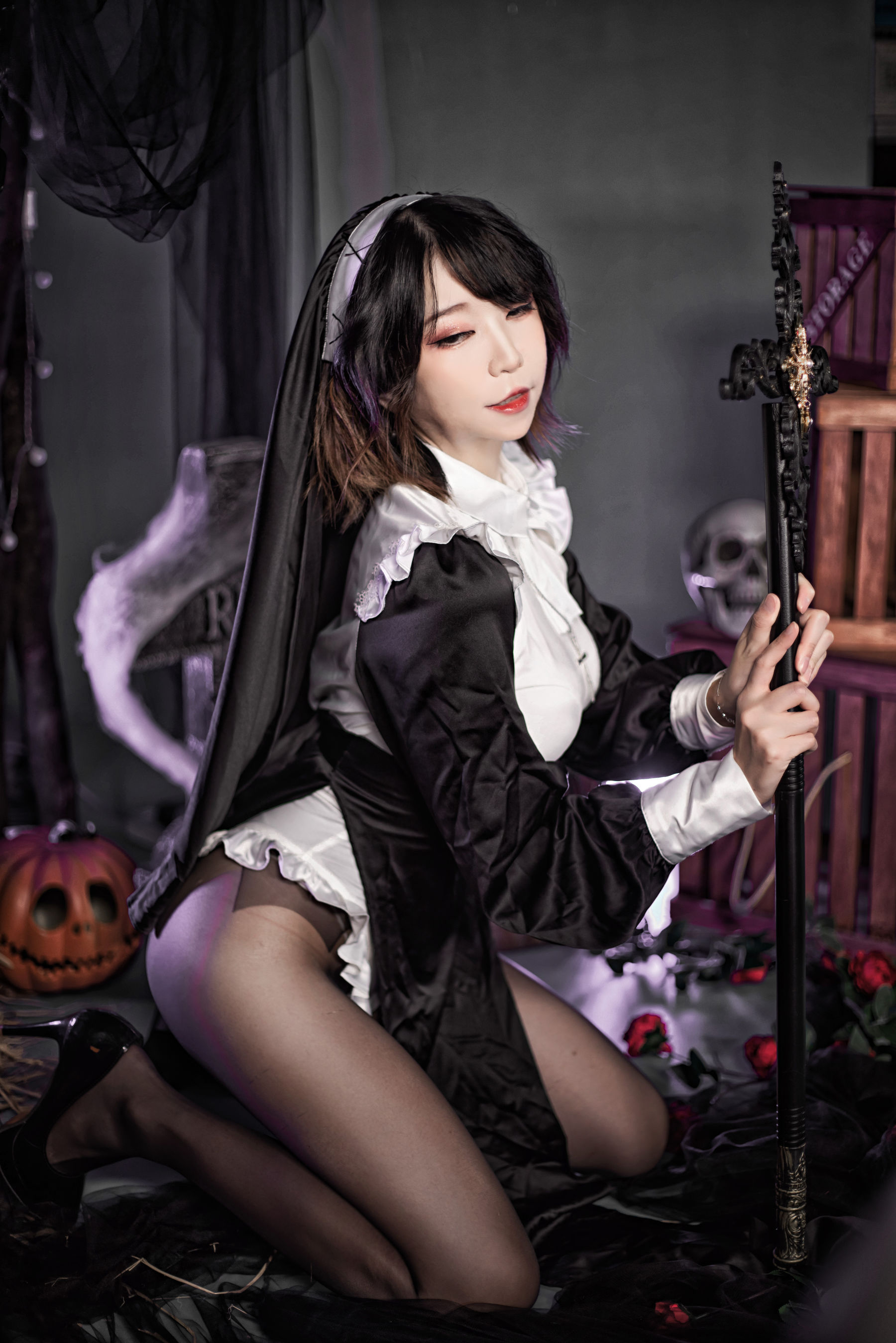 [福利COS] 梓未 - 堕落修女