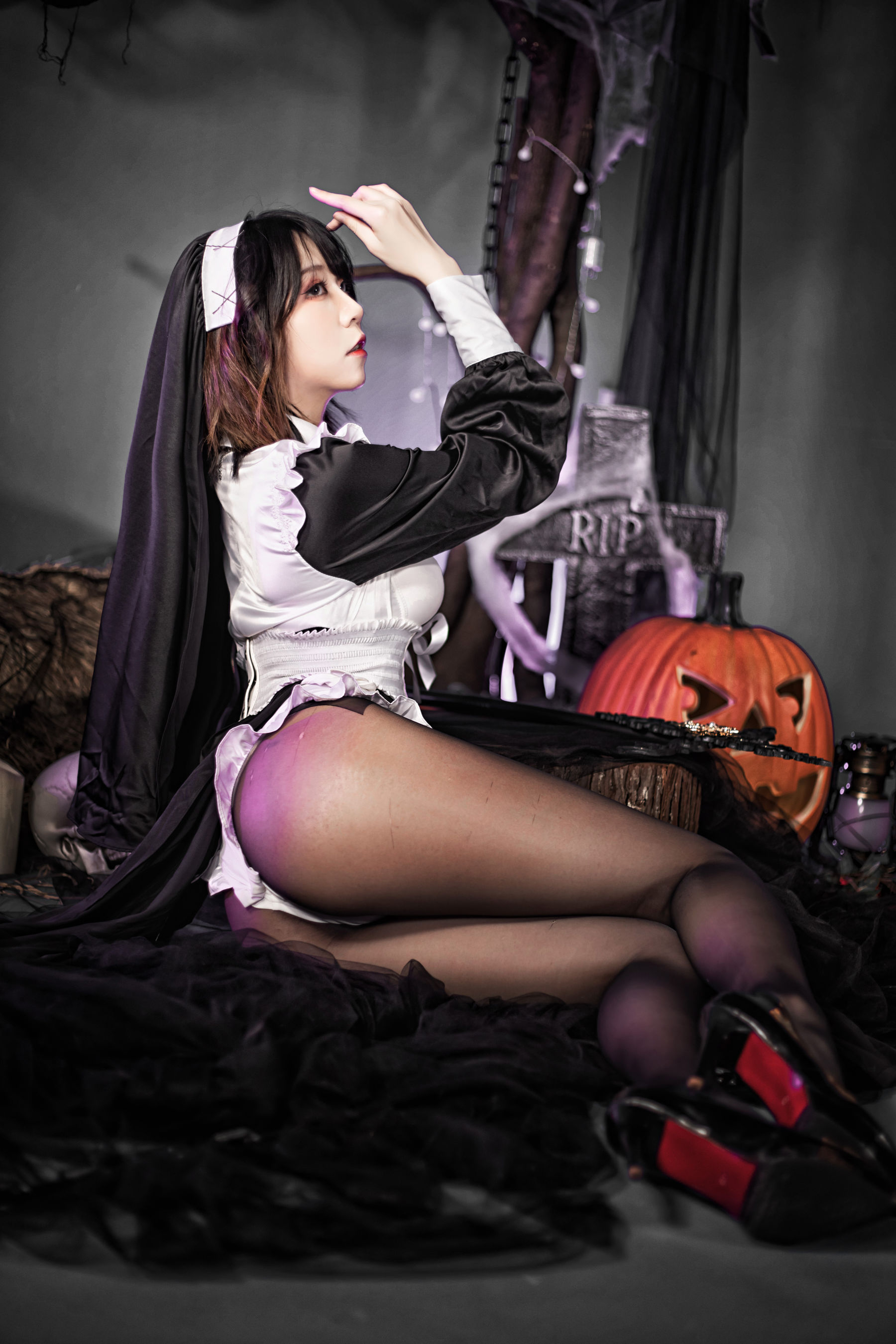[福利COS] 梓未 - 堕落修女