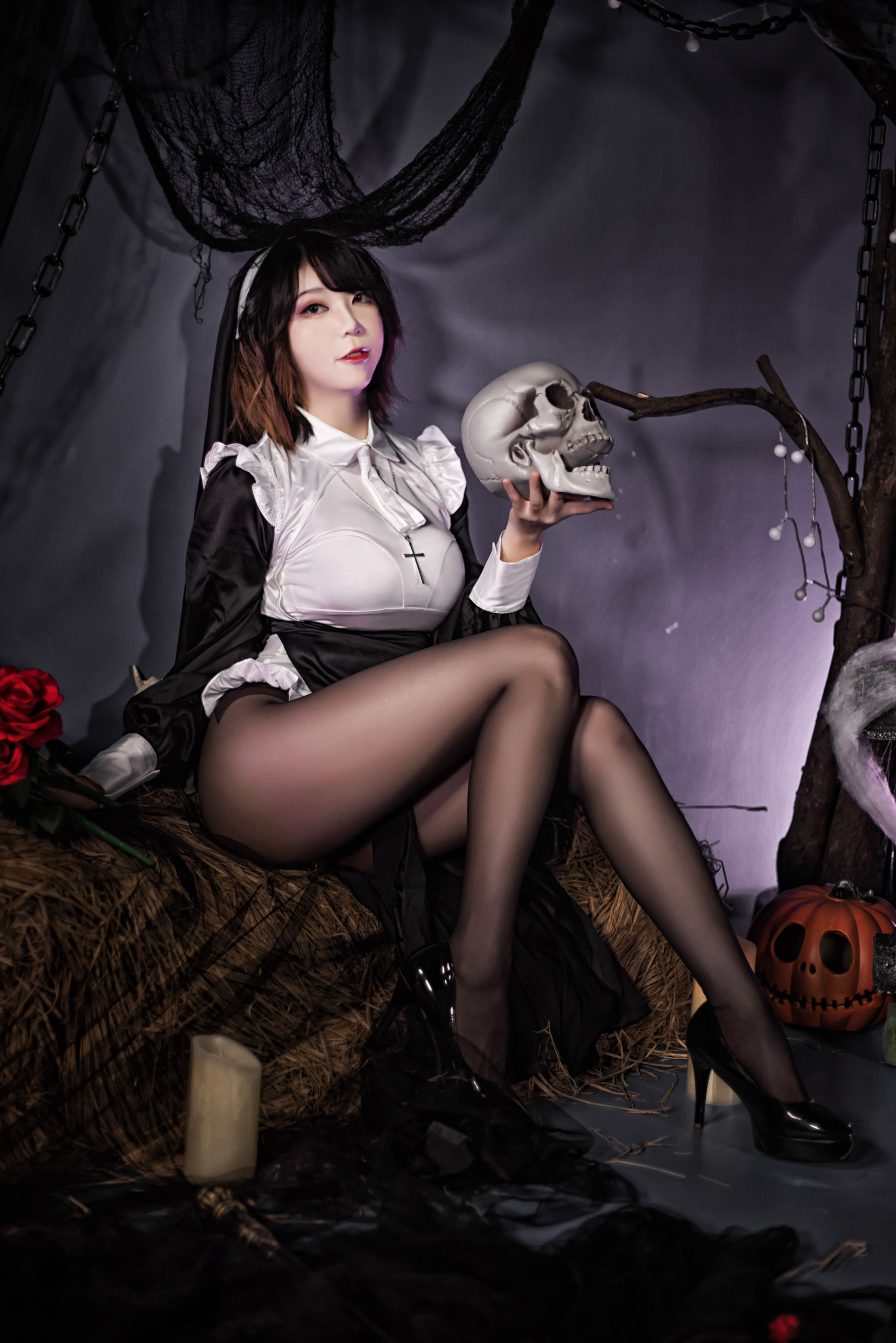 [福利COS] 梓未 - 堕落修女