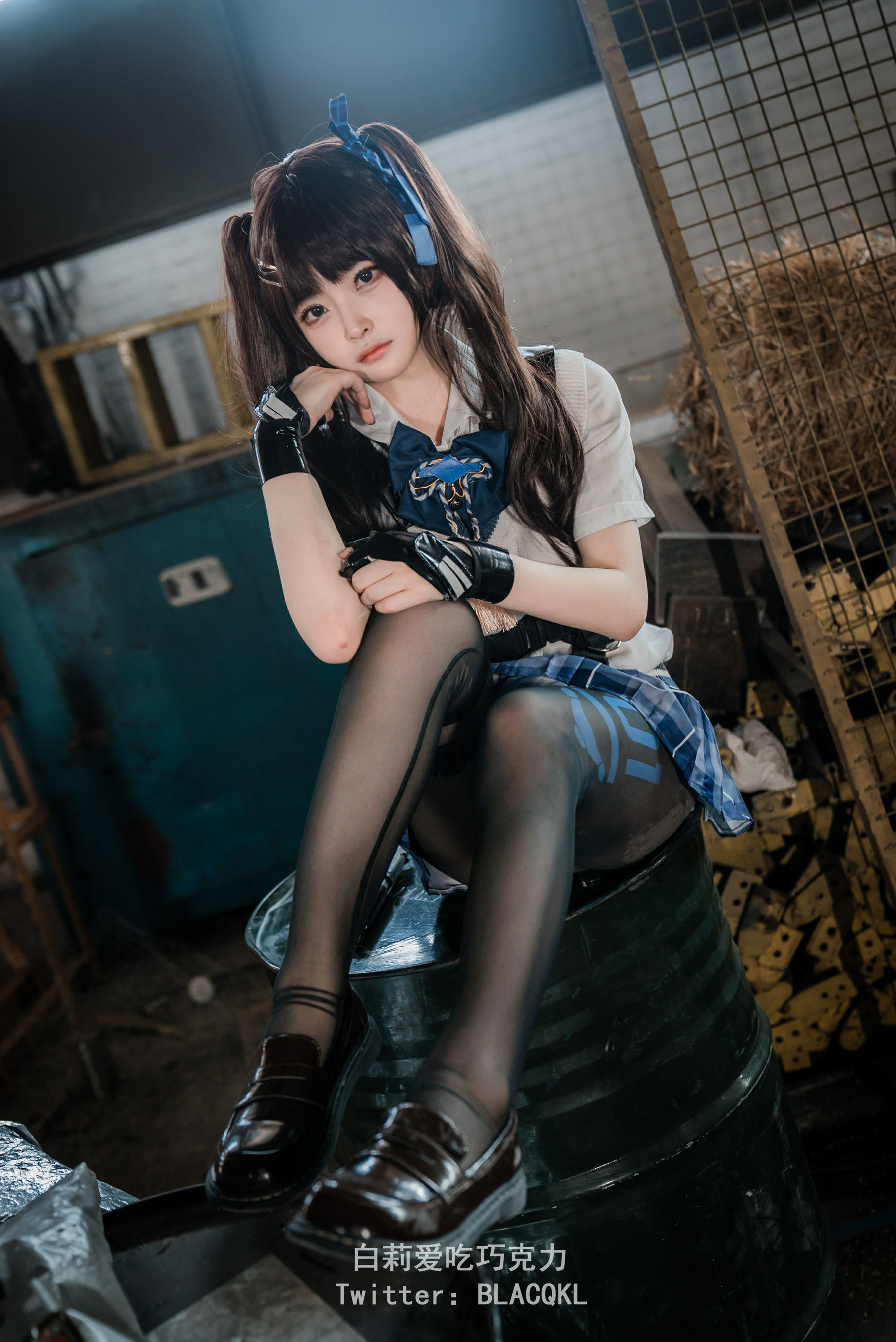 [福利COS] 白莉爱吃巧克力 - 关小雨