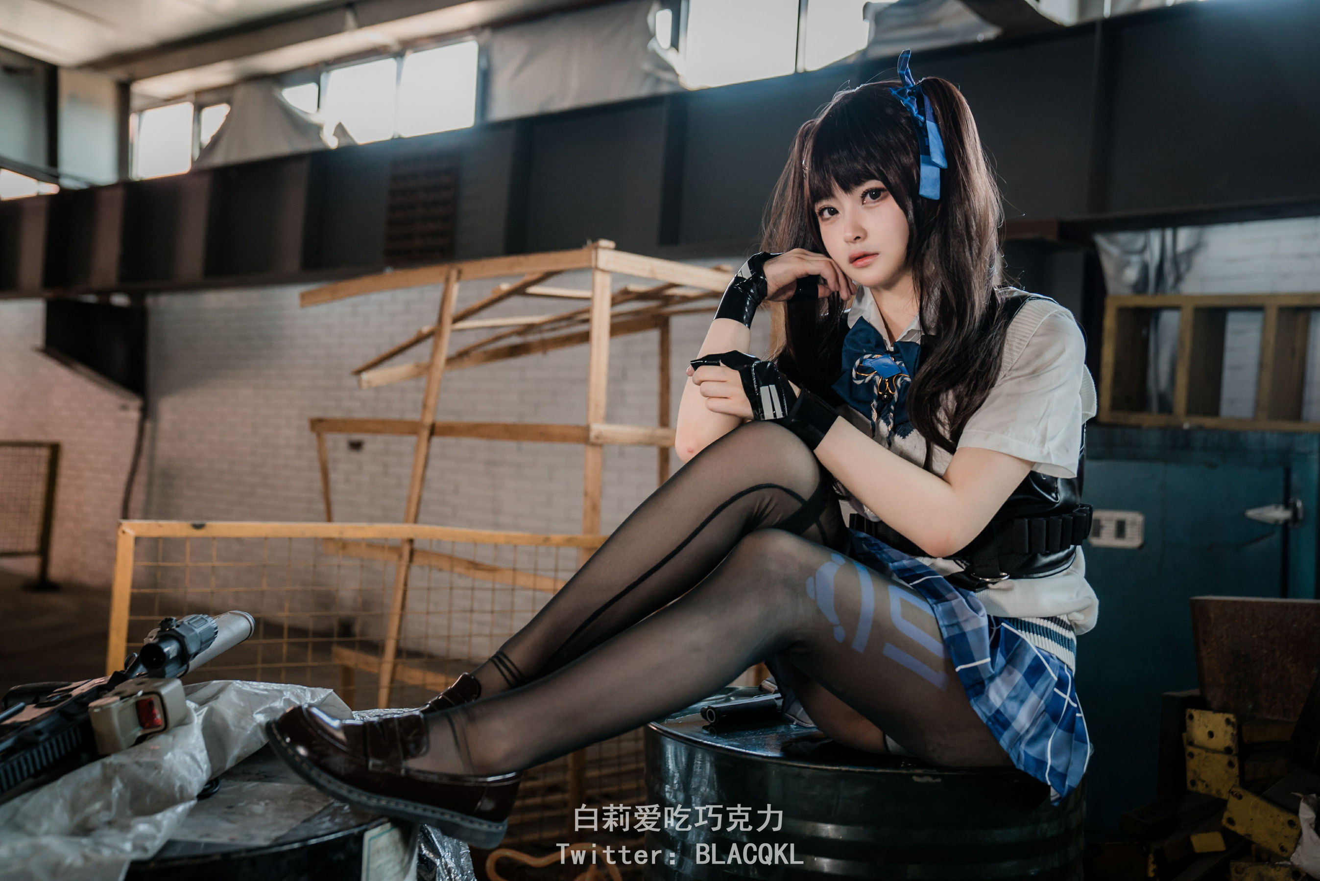 [福利COS] 白莉爱吃巧克力 - 关小雨