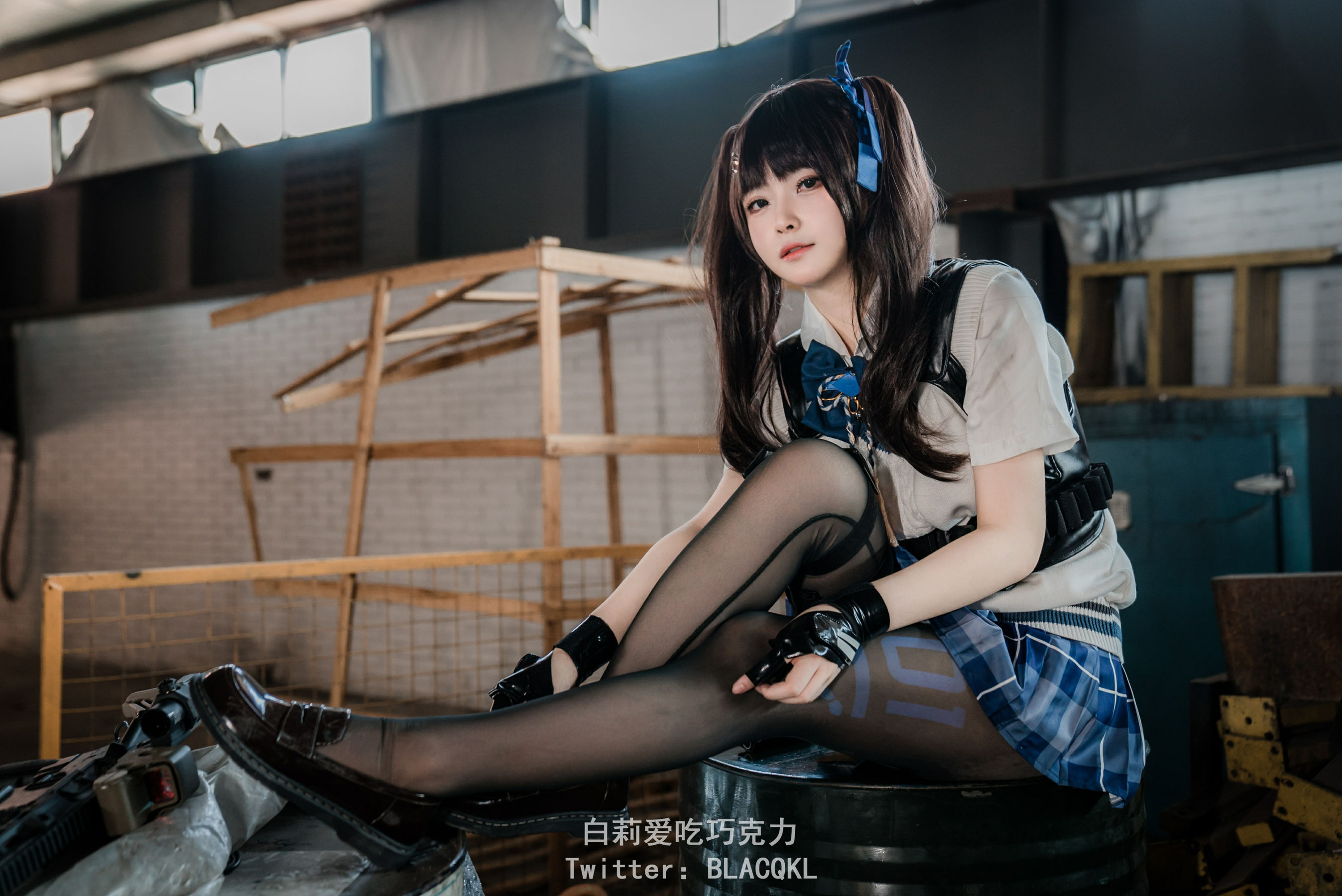 [福利COS] 白莉爱吃巧克力 - 关小雨