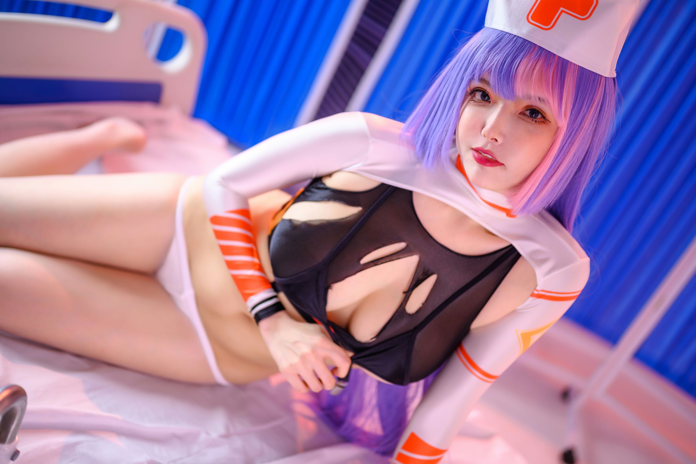 [福利COS] 秋和柯基(夏小秋秋秋) - 专属护士