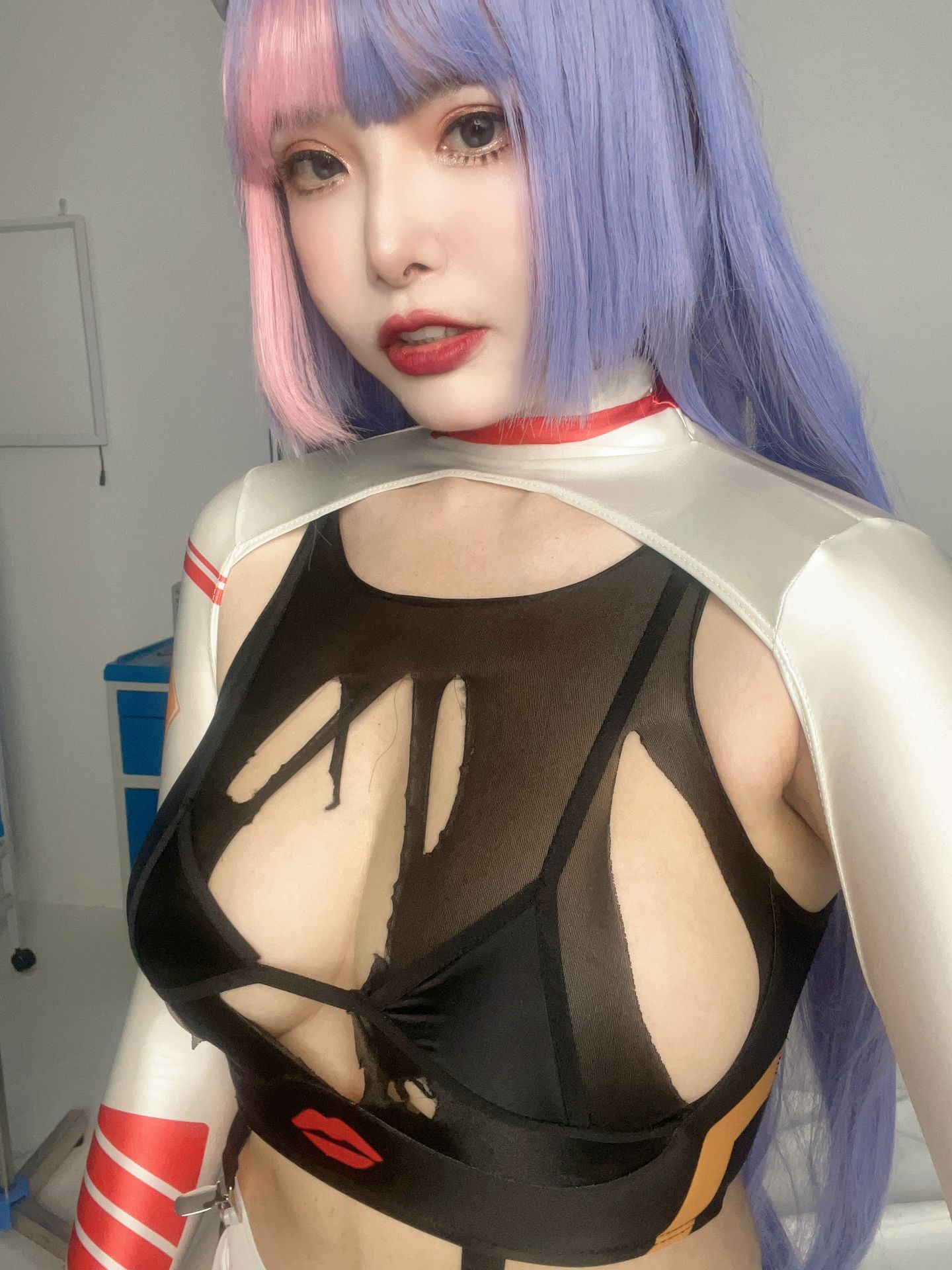 [福利COS] 秋和柯基(夏小秋秋秋) - 专属护士