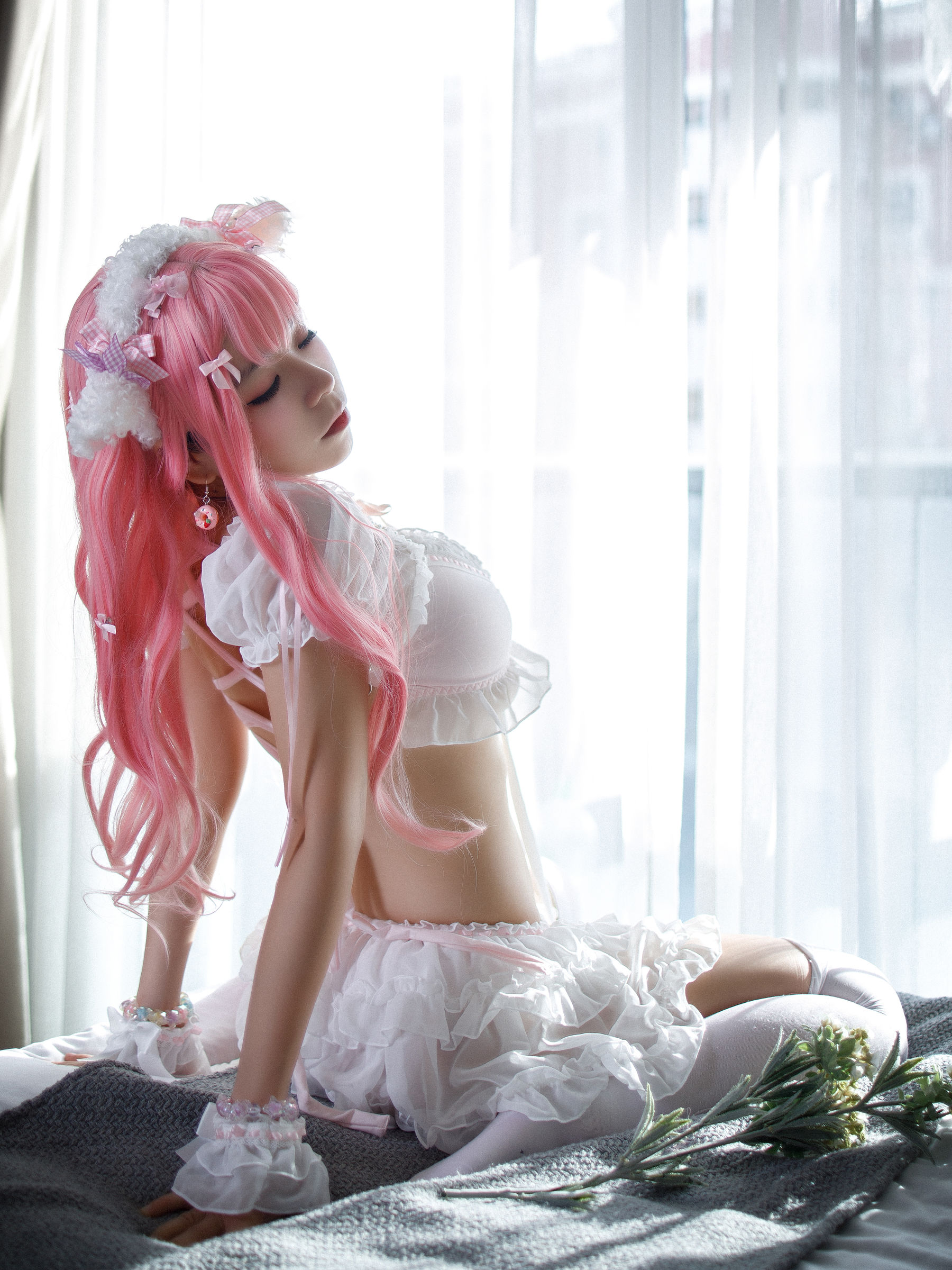 [福利COS] 自闭颜球球(无颜小天使wy) - 小绵羊
