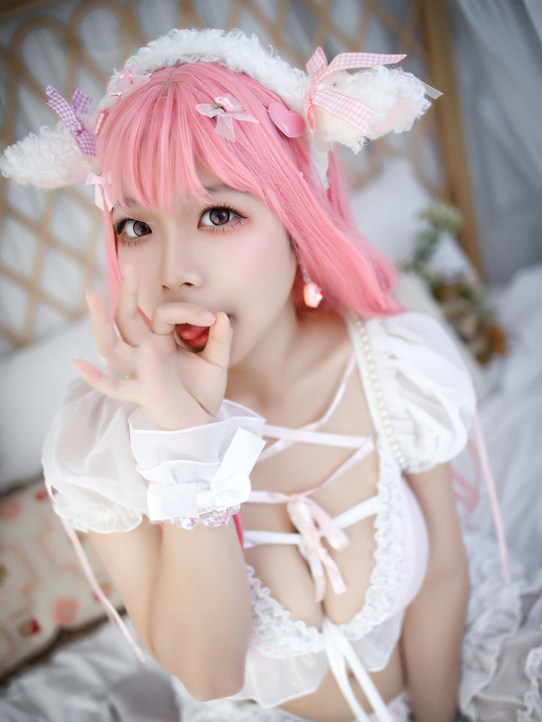 [福利COS] 自闭颜球球(无颜小天使wy) - 小绵羊