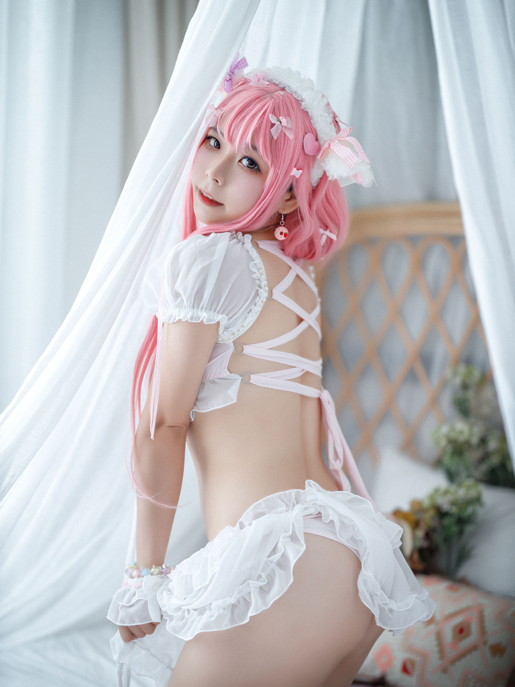 [福利COS] 自闭颜球球(无颜小天使wy) - 小绵羊