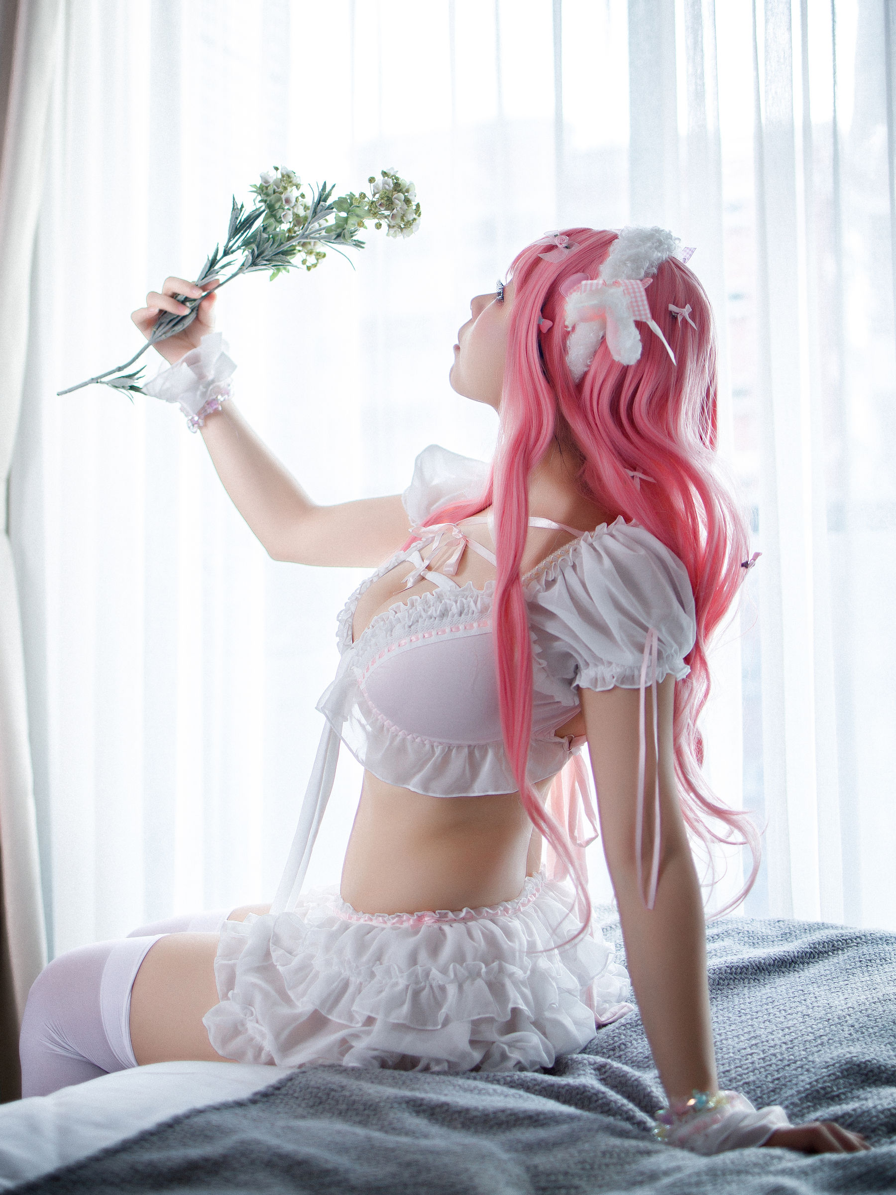 [福利COS] 自闭颜球球(无颜小天使wy) - 小绵羊
