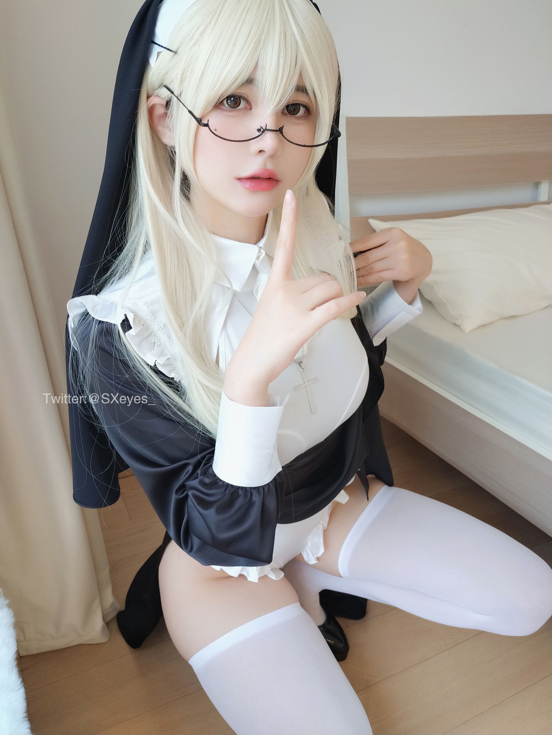 [福利COS] 萌妹子眼酱大魔王w - 修女