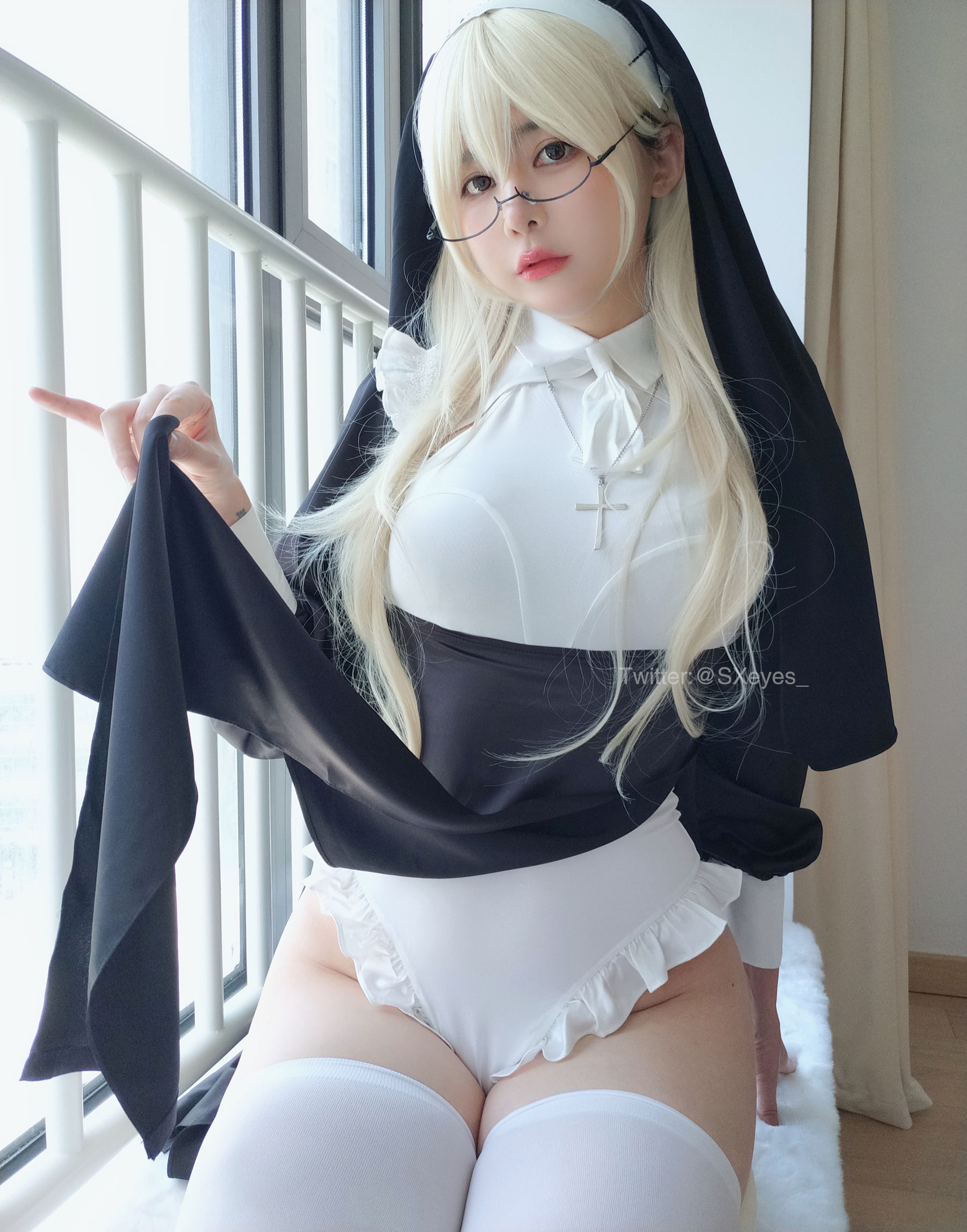 [福利COS] 萌妹子眼酱大魔王w - 修女