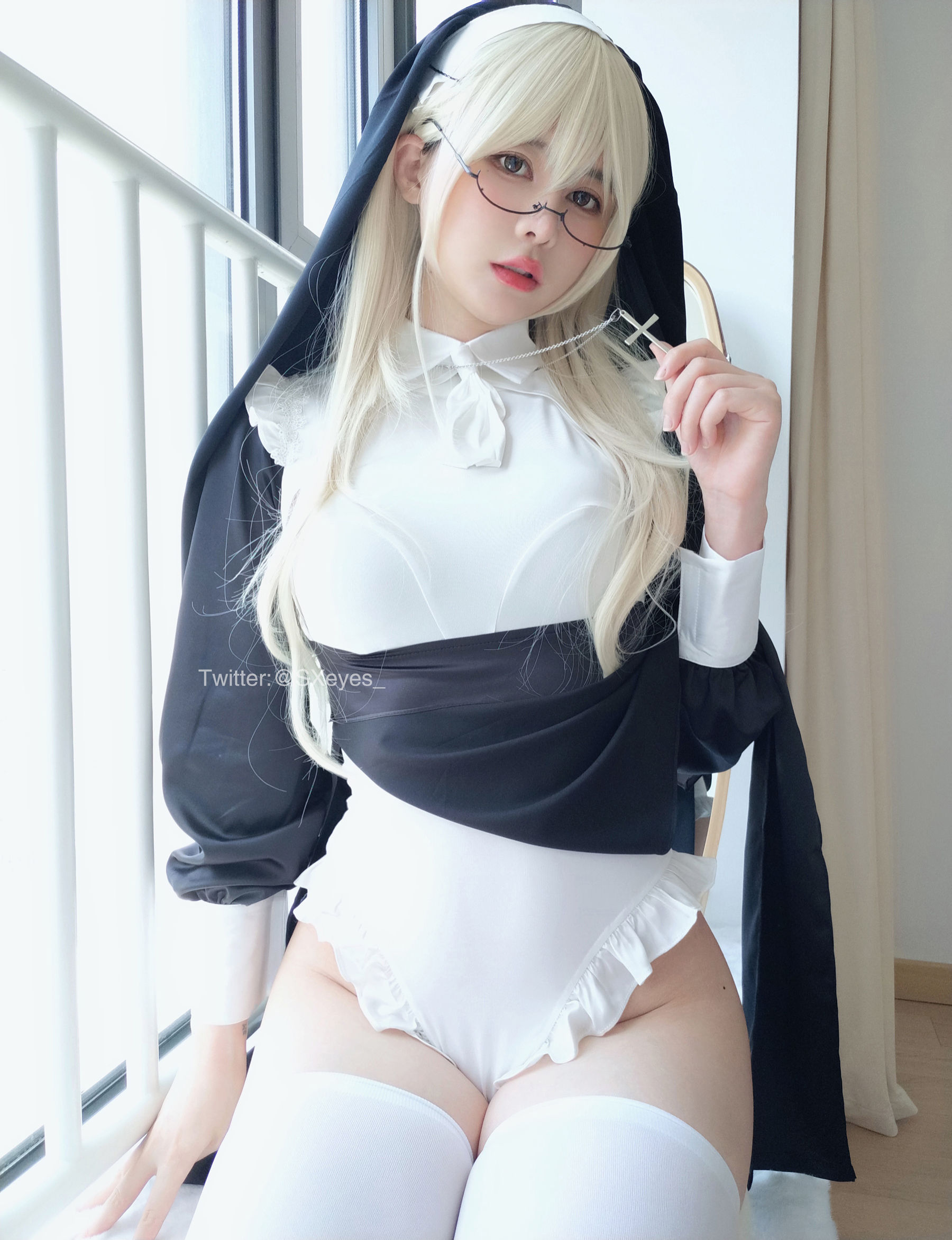 [福利COS] 萌妹子眼酱大魔王w - 修女