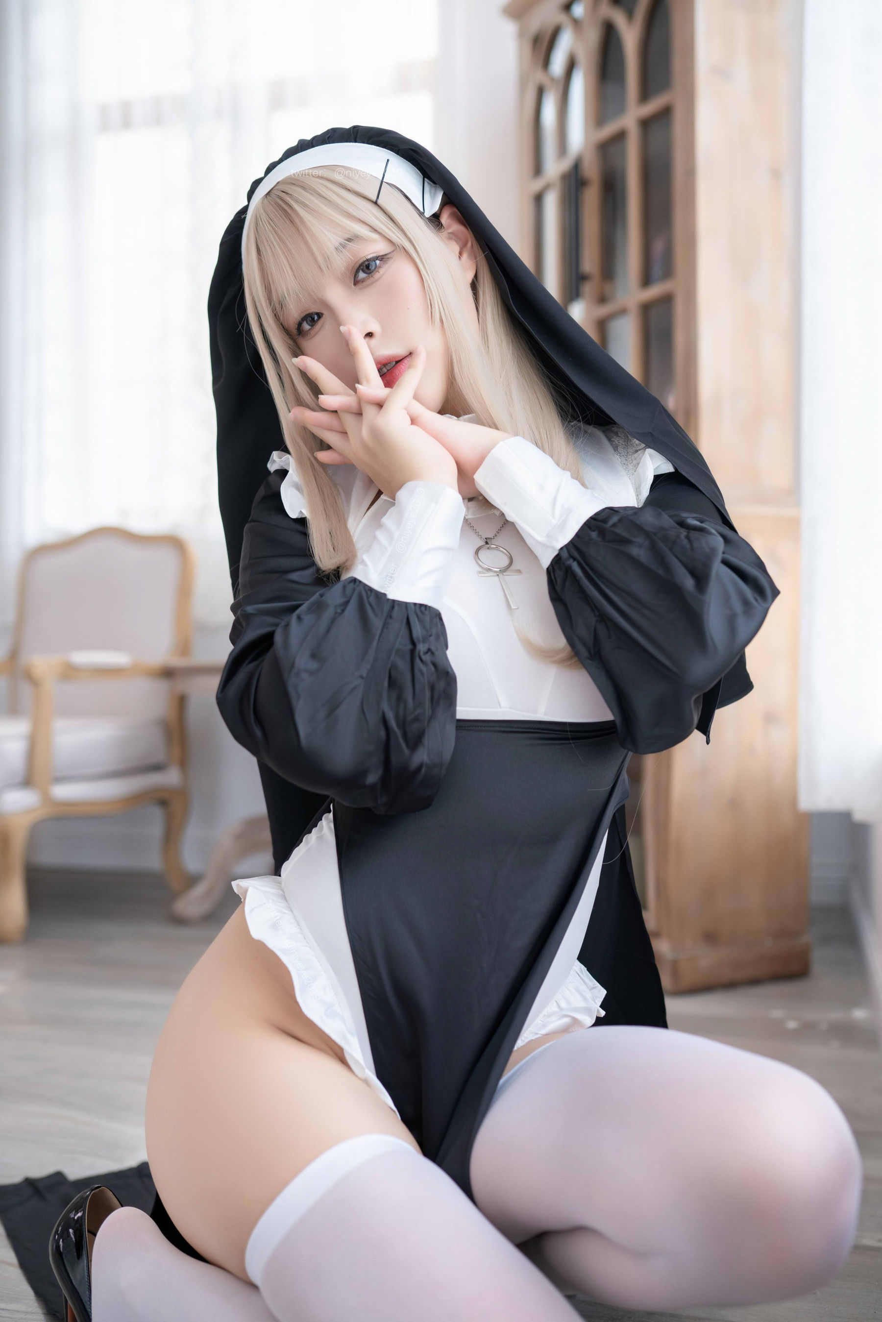 [福利COS] 萌系小姐姐-白烨- - 禁x欲修女