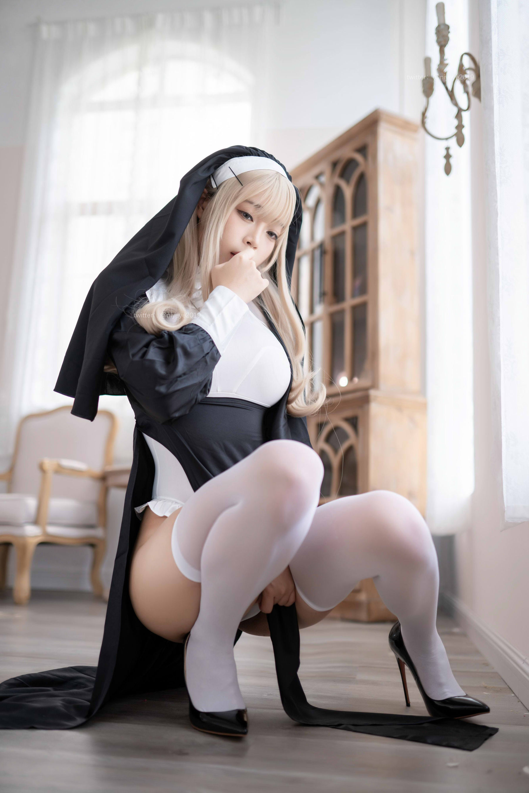 [福利COS] 萌系小姐姐-白烨- - 禁x欲修女
