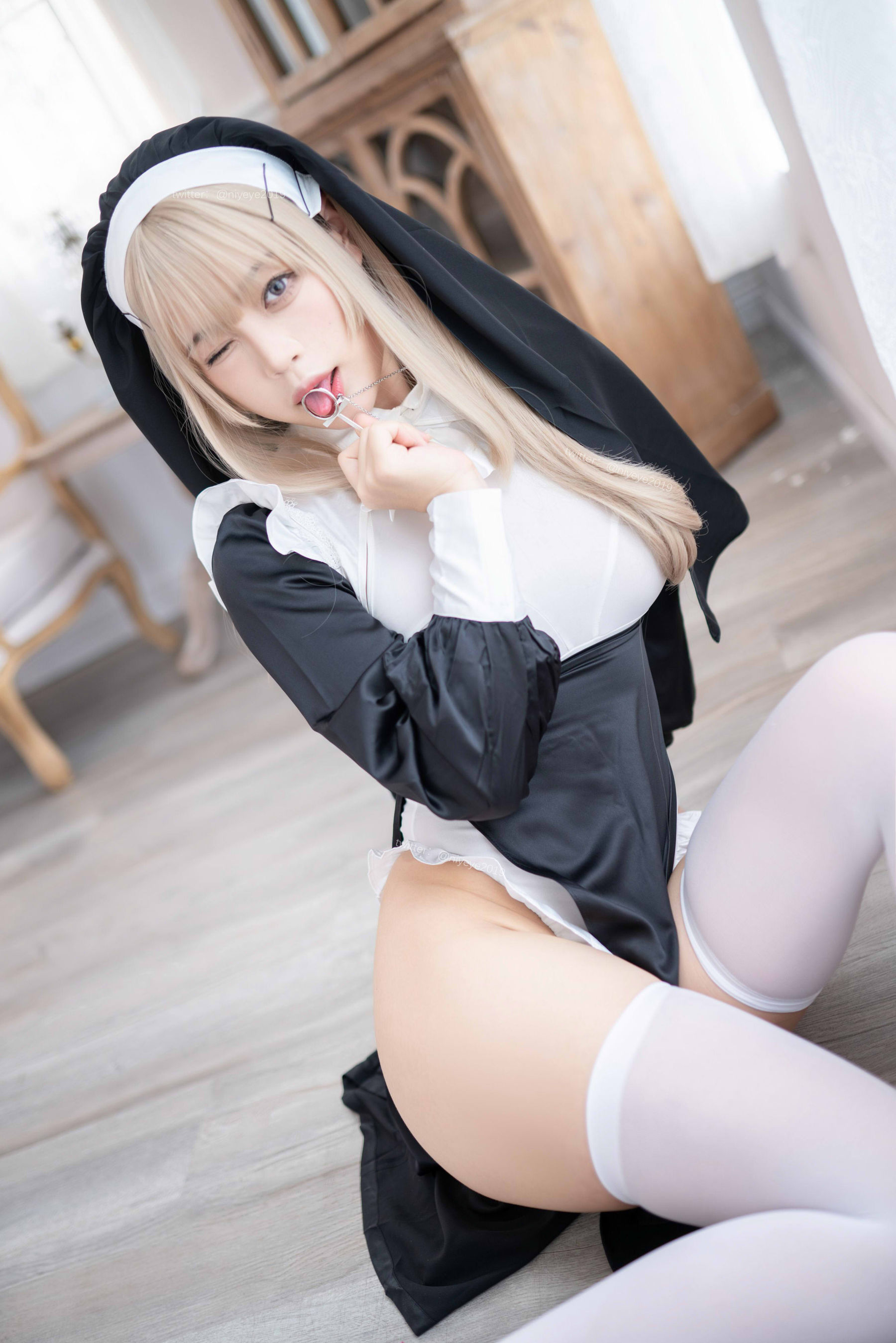 [福利COS] 萌系小姐姐-白烨- - 禁x欲修女