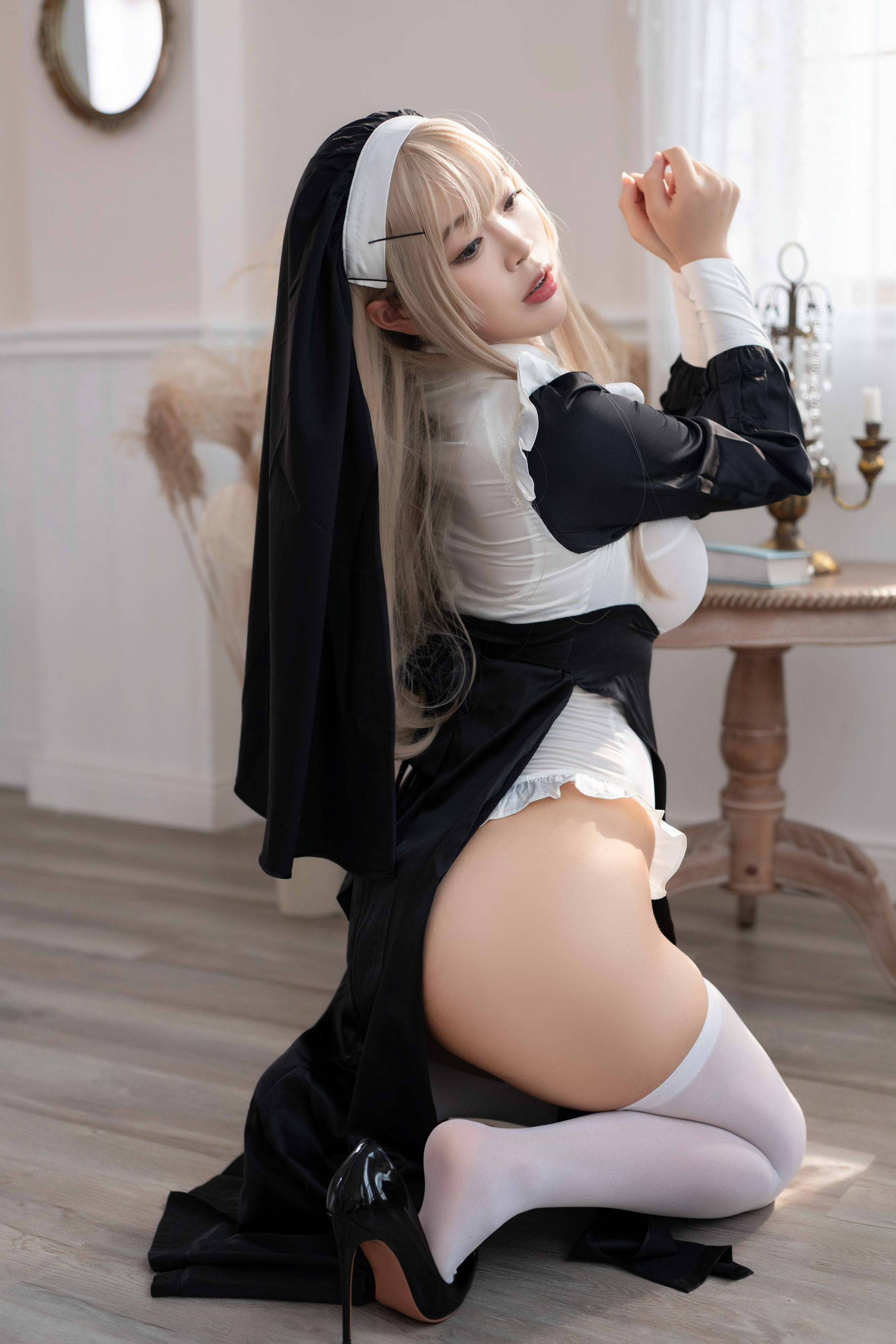 [福利COS] 萌系小姐姐-白烨- - 禁x欲修女