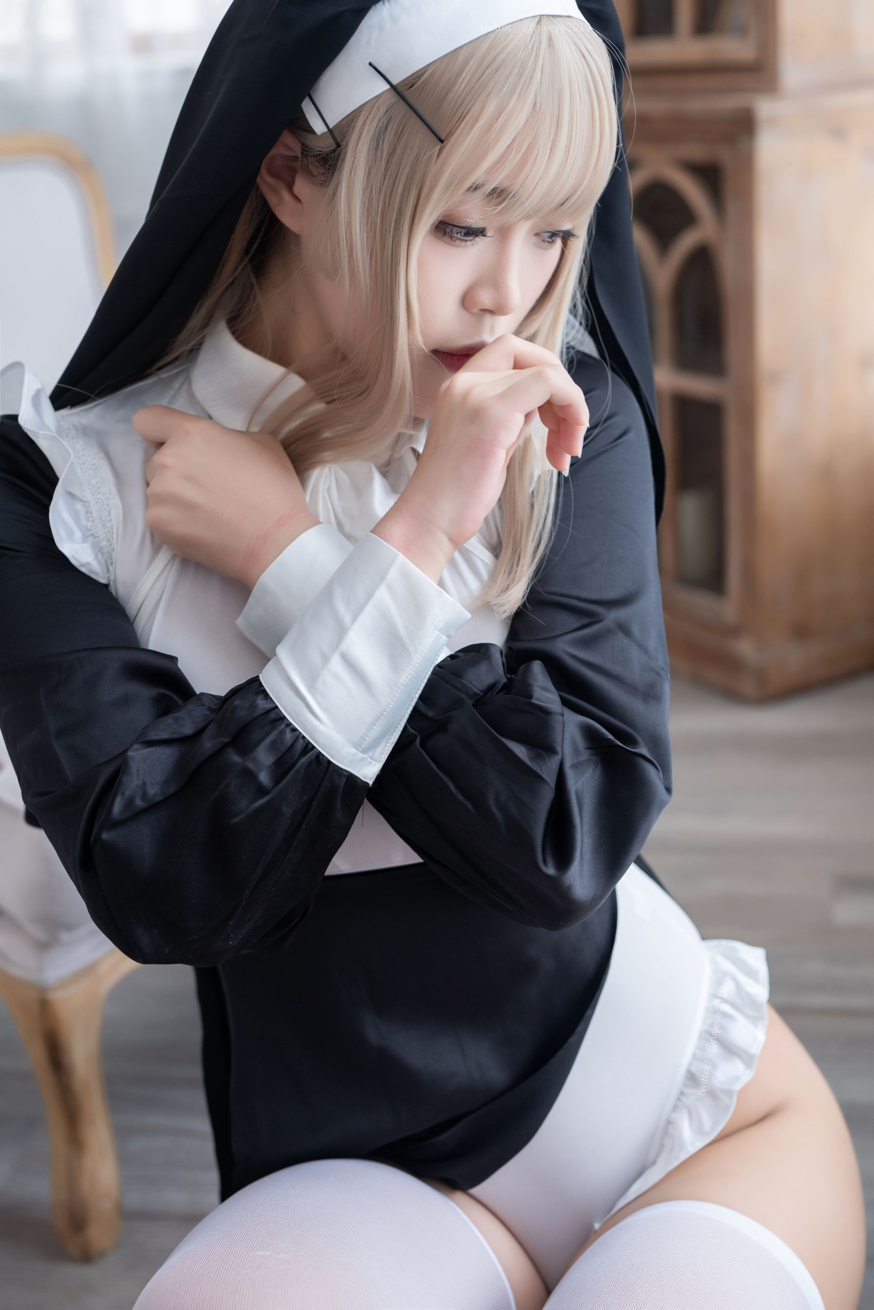 [福利COS] 萌系小姐姐-白烨- - 禁x欲修女