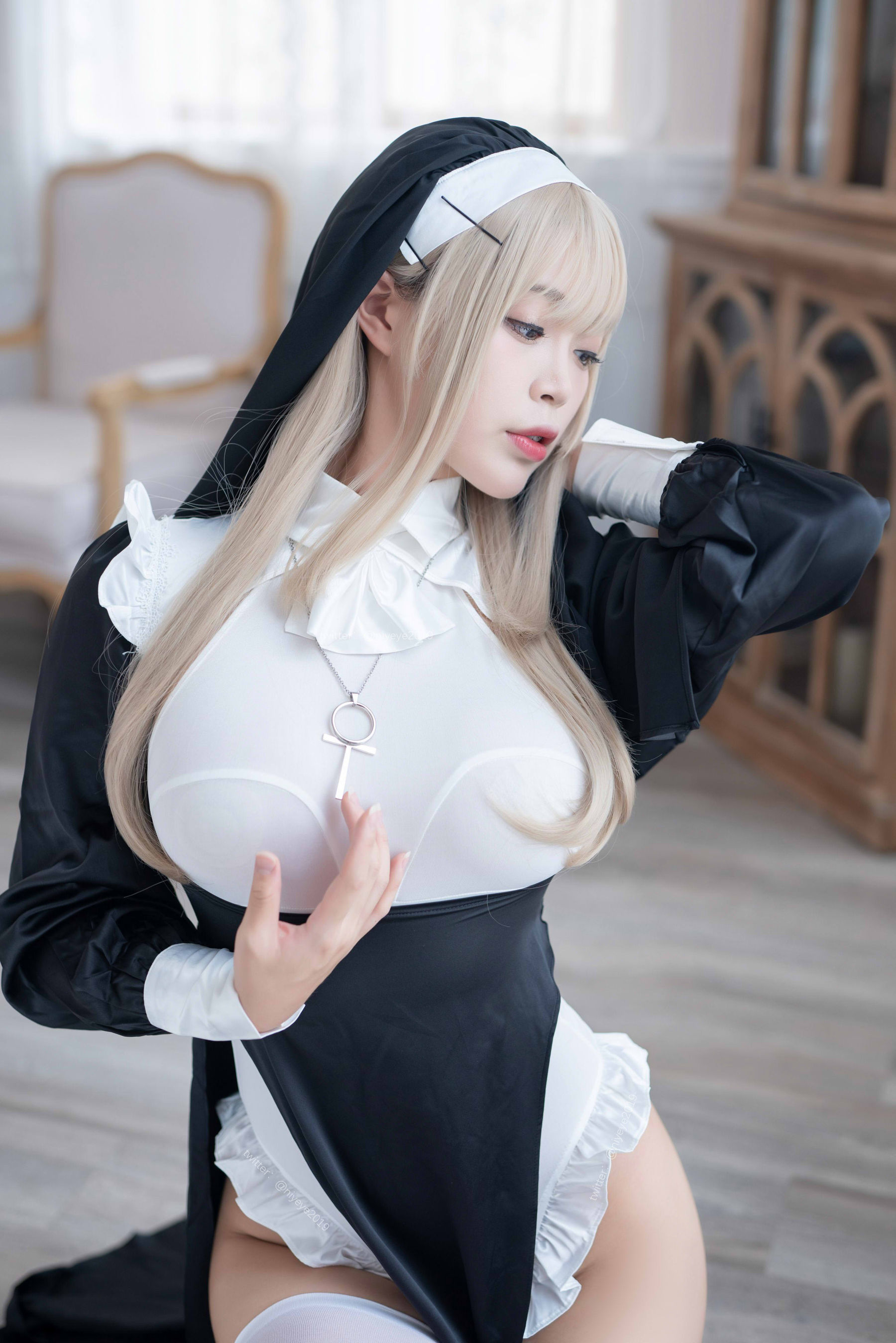 [福利COS] 萌系小姐姐-白烨- - 禁x欲修女