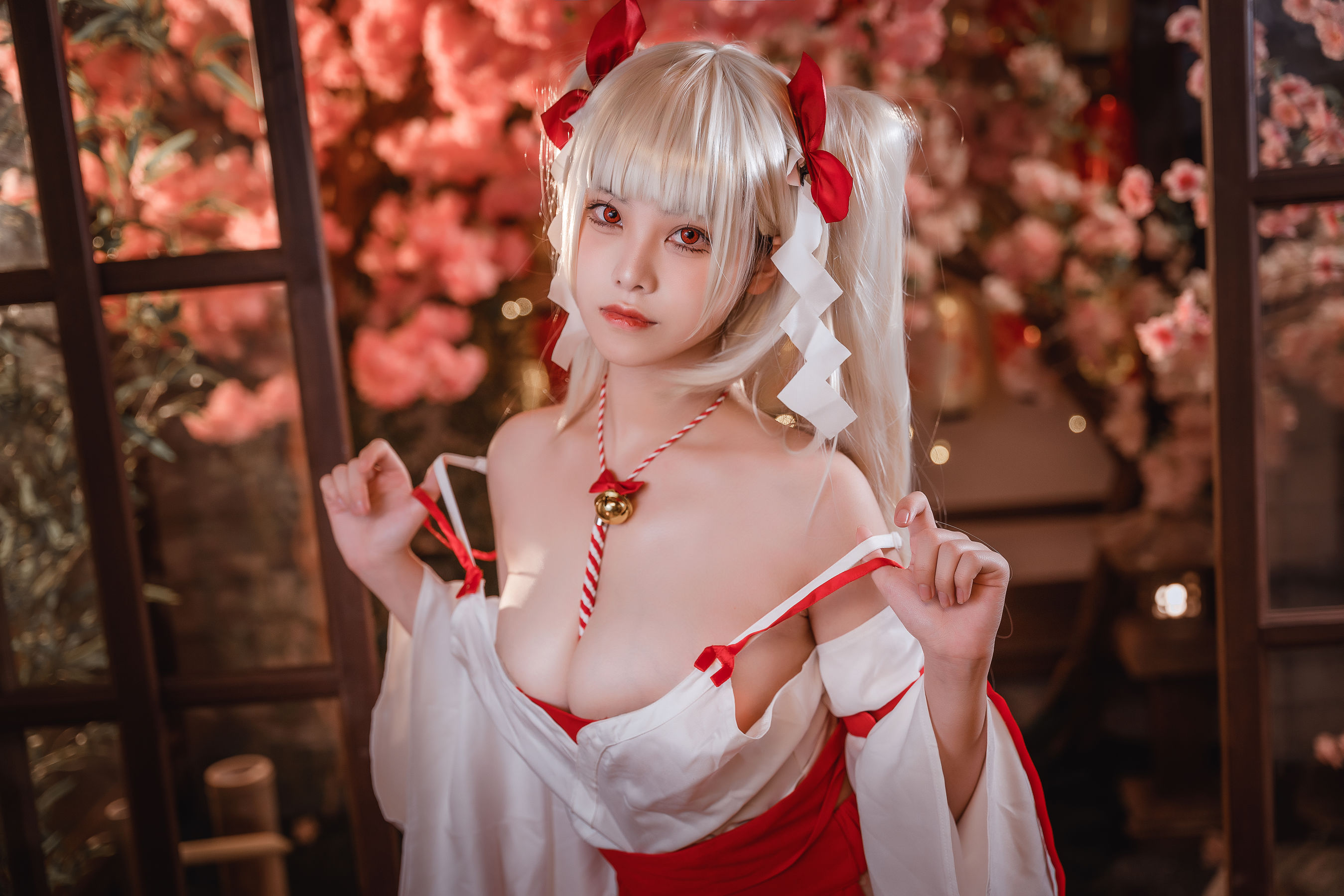 [福利COS] 萌系小姐姐蜜汁猫裘 - 可畏巫女