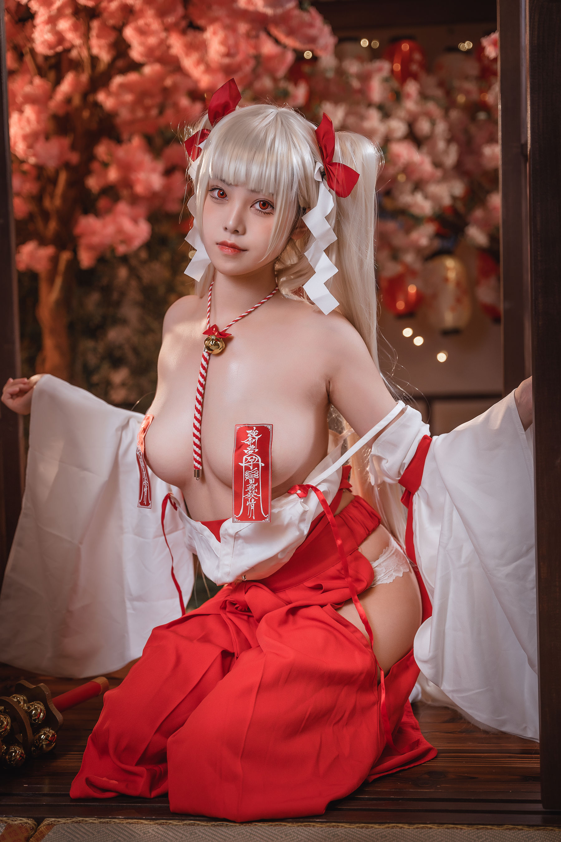 [福利COS] 萌系小姐姐蜜汁猫裘 - 可畏巫女