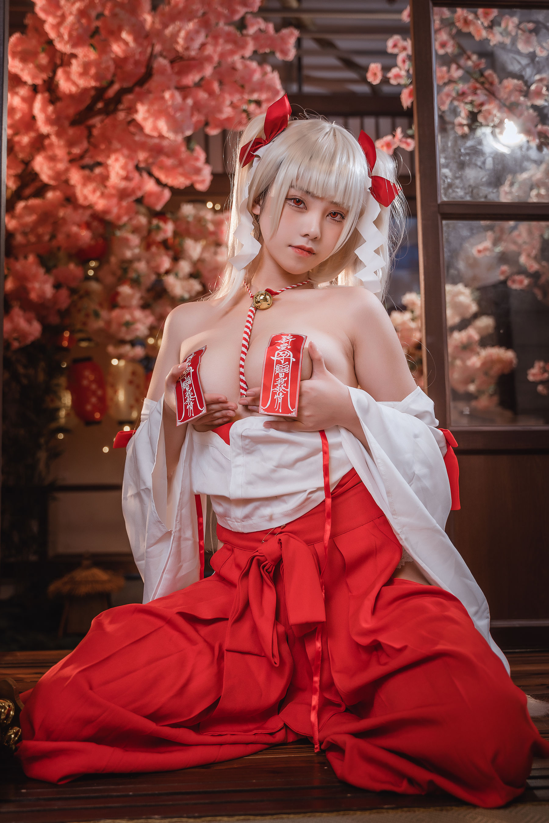 [福利COS] 萌系小姐姐蜜汁猫裘 - 可畏巫女