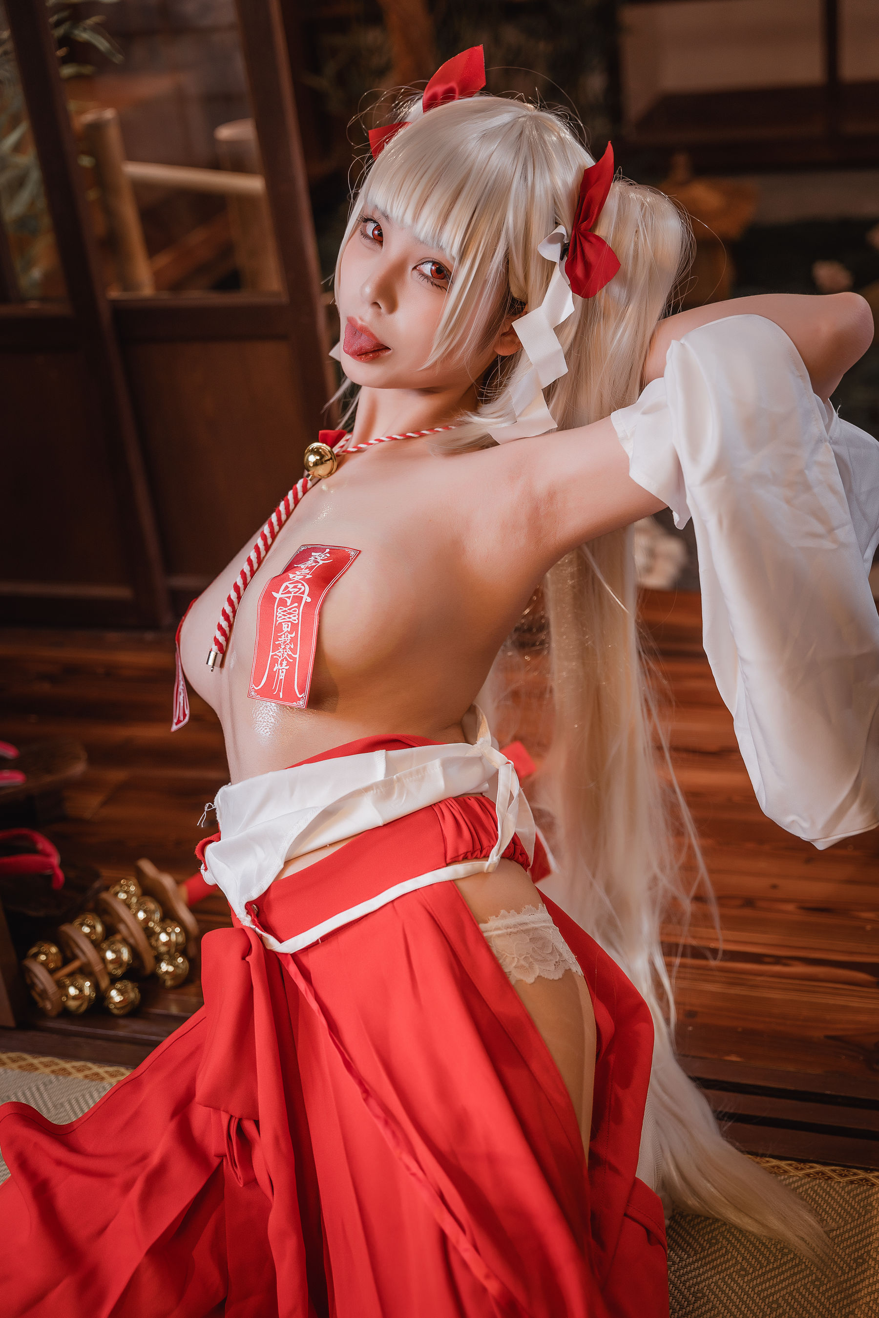 [福利COS] 萌系小姐姐蜜汁猫裘 - 可畏巫女