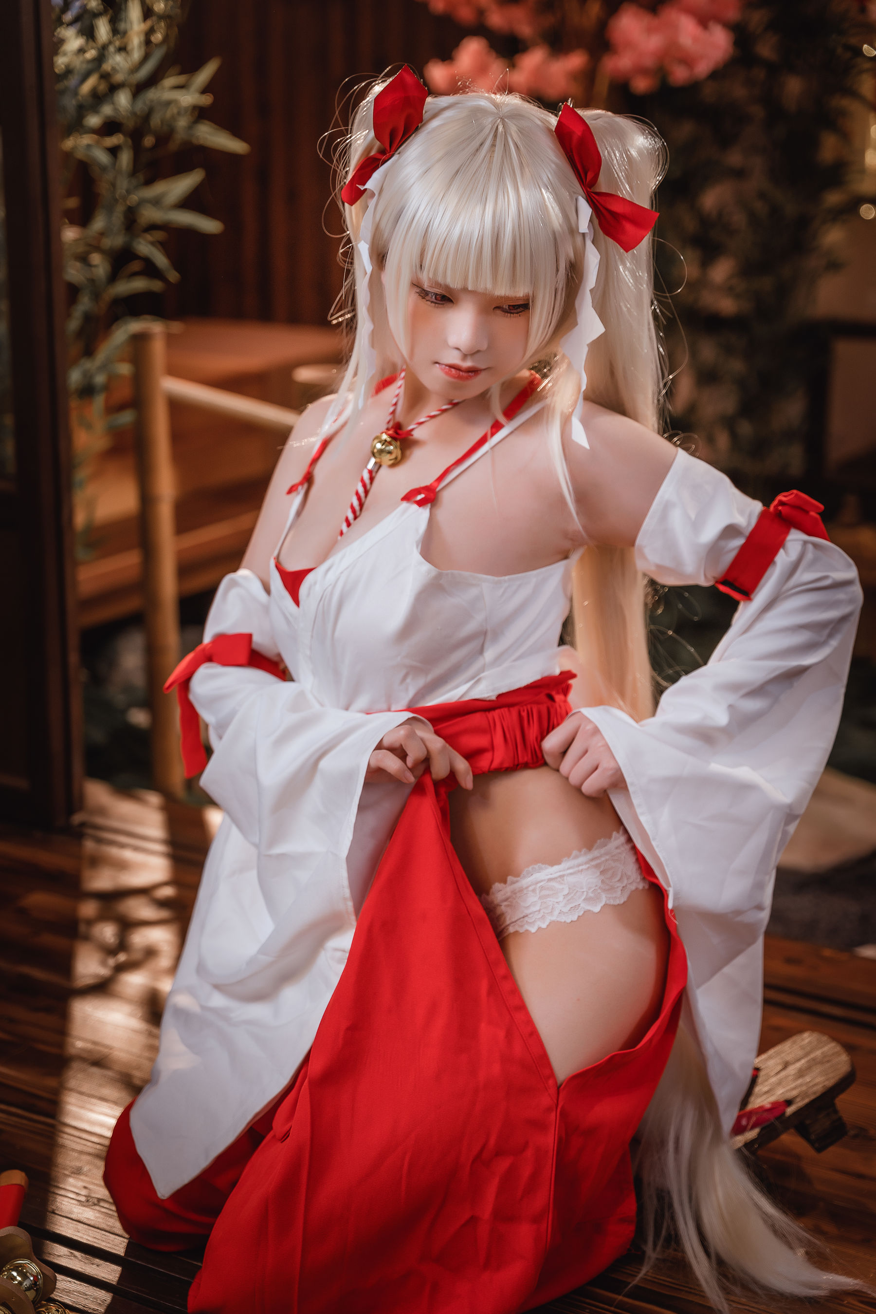 [福利COS] 萌系小姐姐蜜汁猫裘 - 可畏巫女