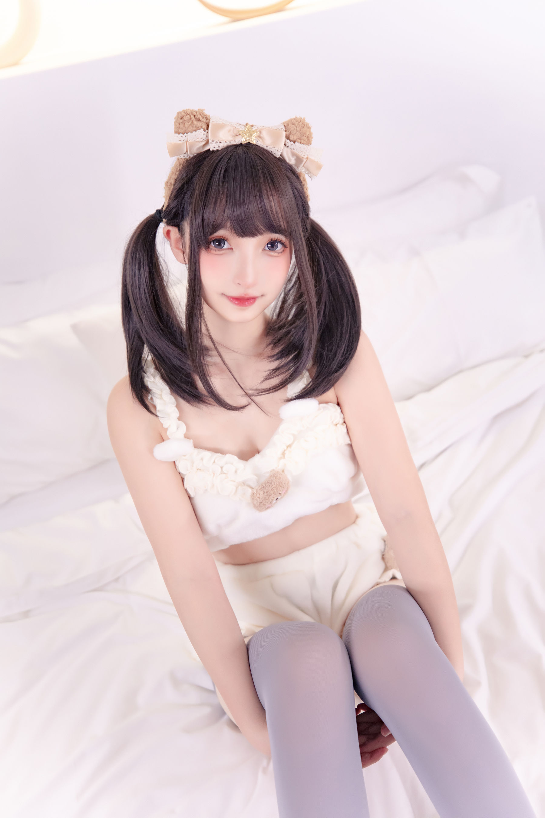 [福利COS] 萝莉神楽板真冬 - 草莓胖次