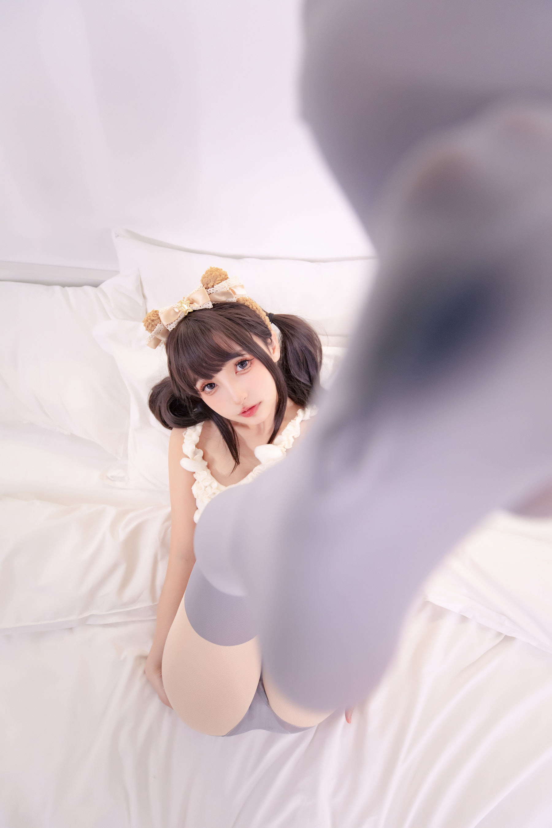 [福利COS] 萝莉神楽板真冬 - 草莓胖次